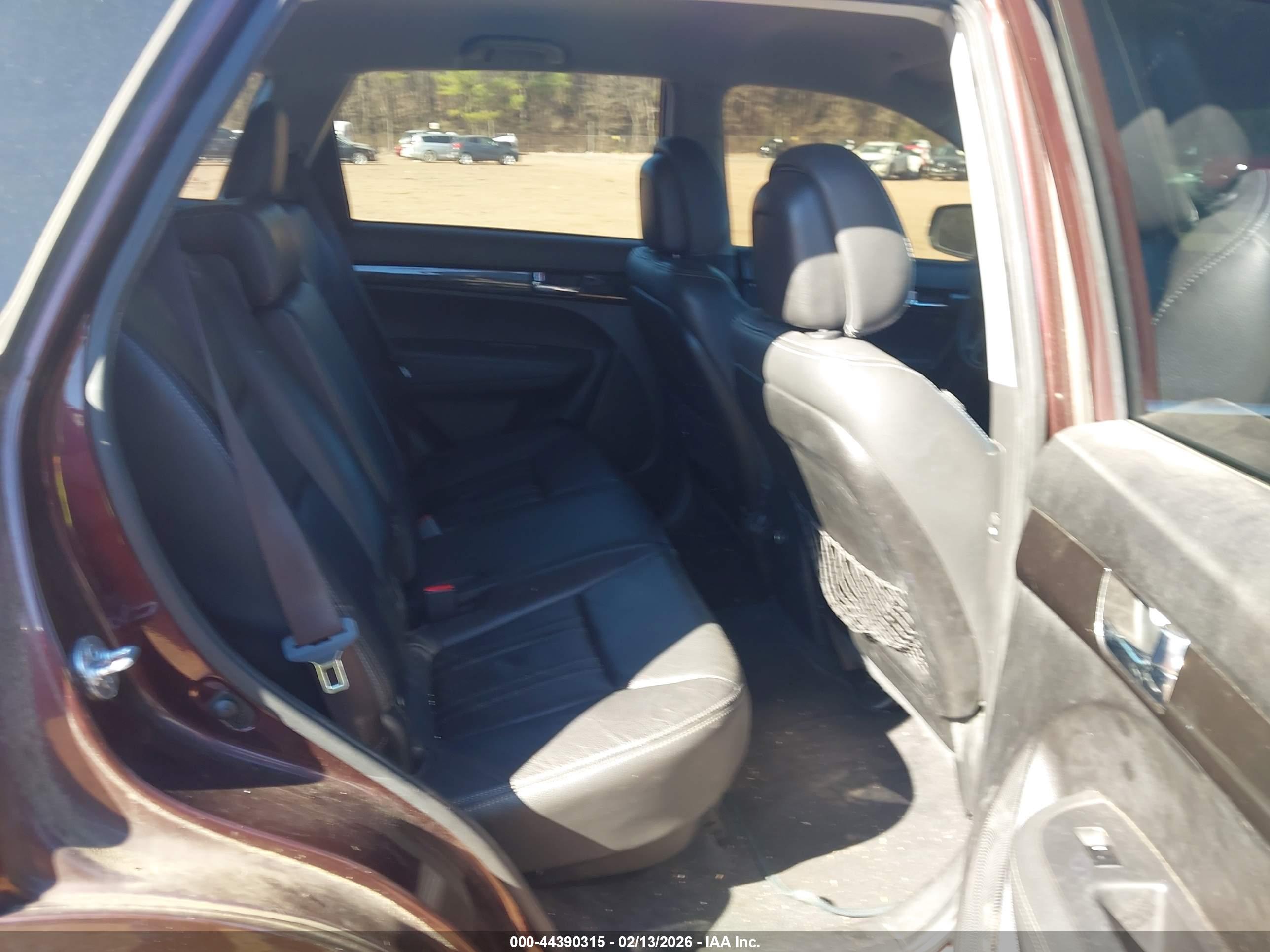 KIA SORENTO image 8