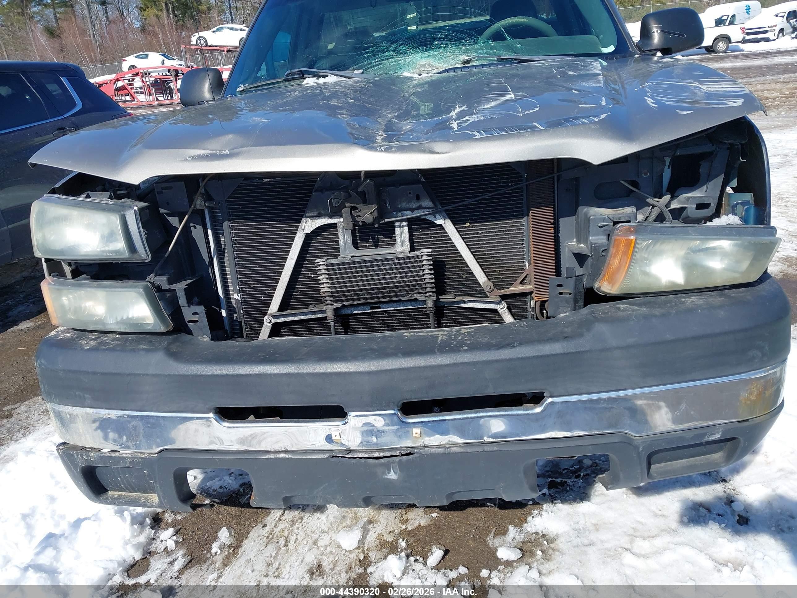 CHEVROLET SILVERADO image 6