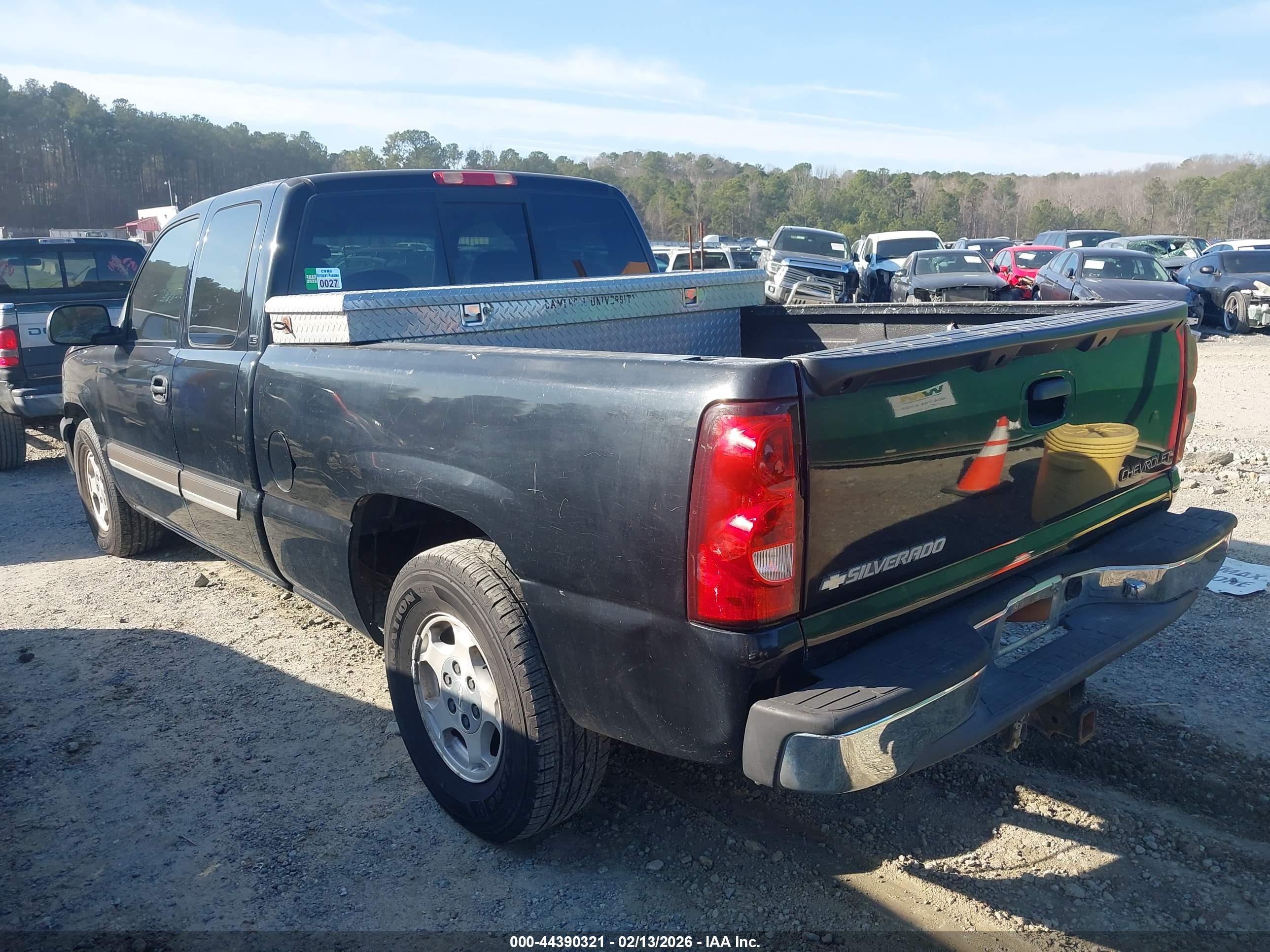 CHEVROLET SILVERADO image 3