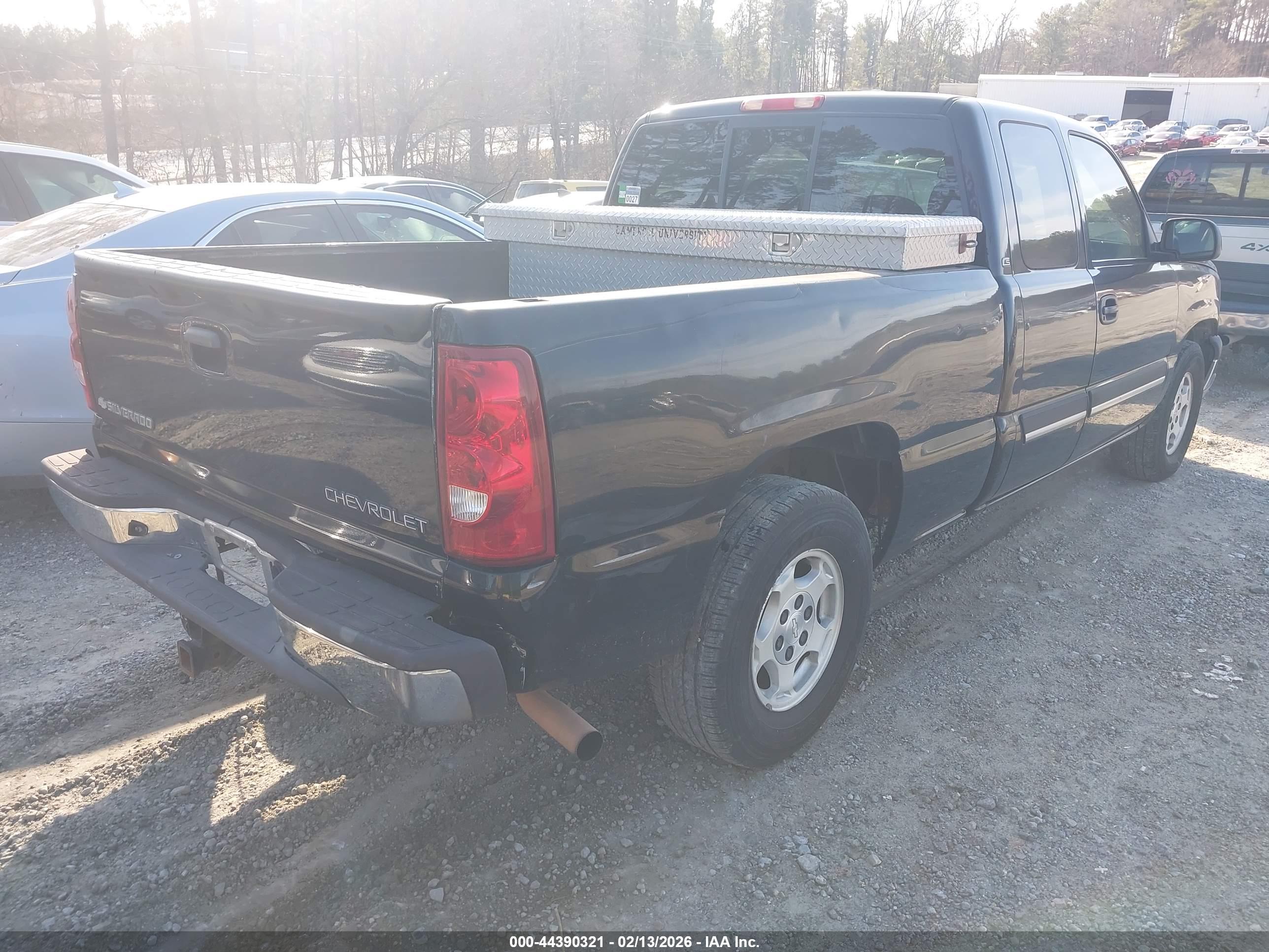 CHEVROLET SILVERADO image 4