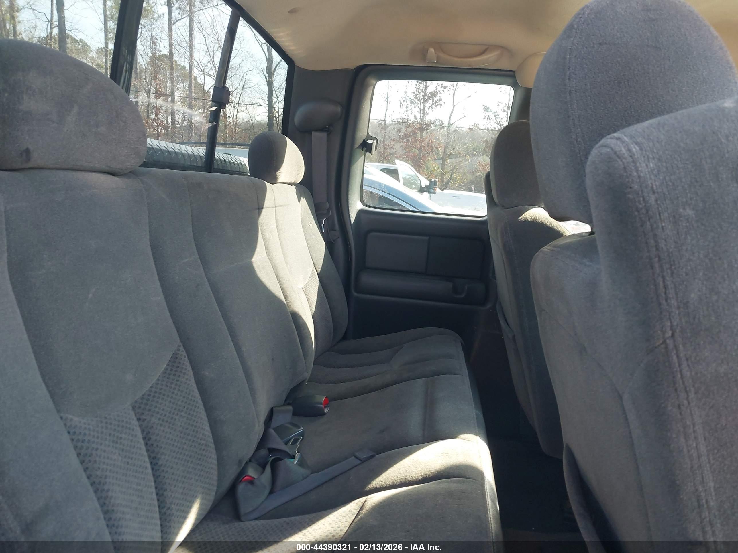 CHEVROLET SILVERADO image 8