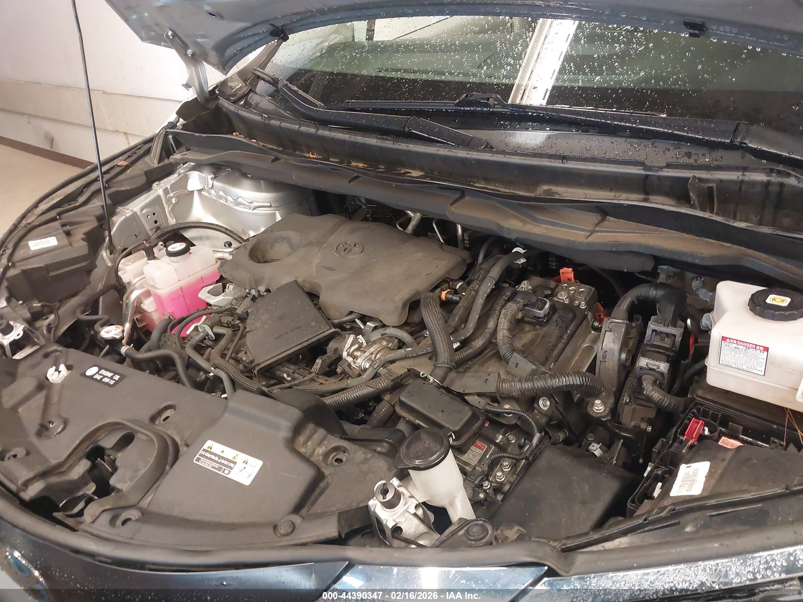 TOYOTA SIENNA image 10