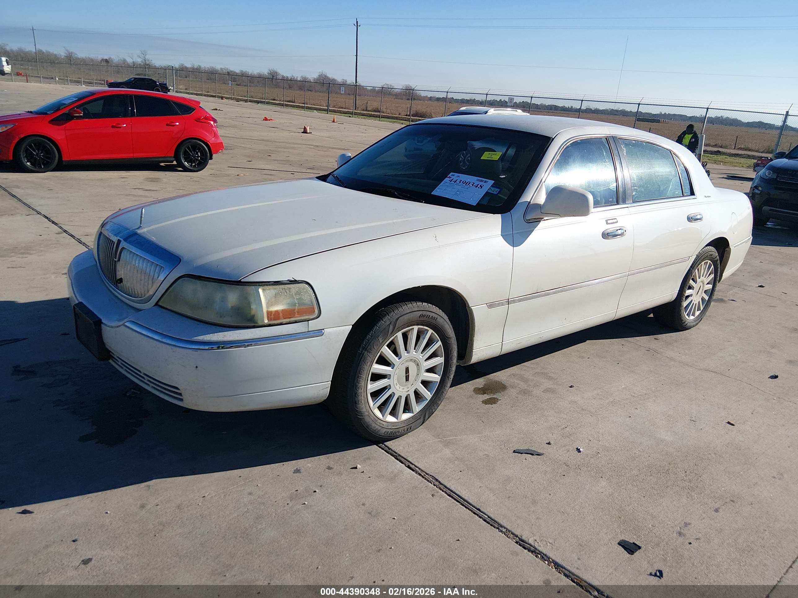 LINCOLN TOWN image 2