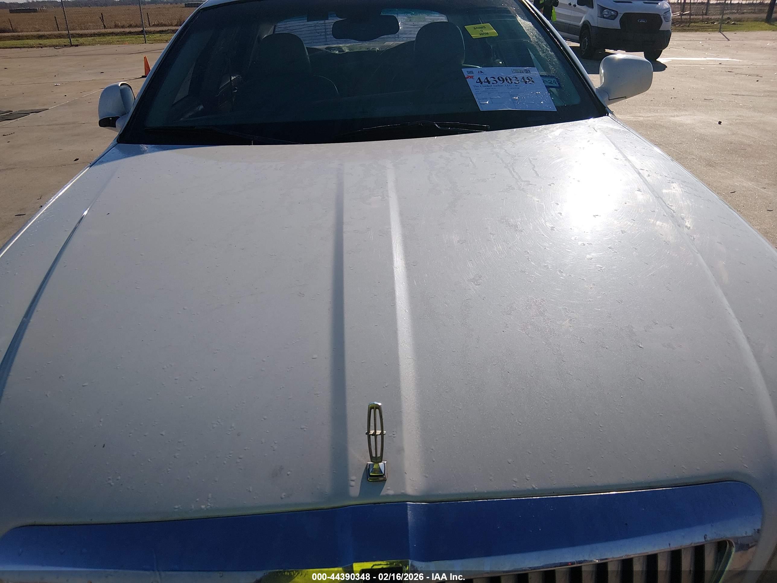 LINCOLN TOWN image 6