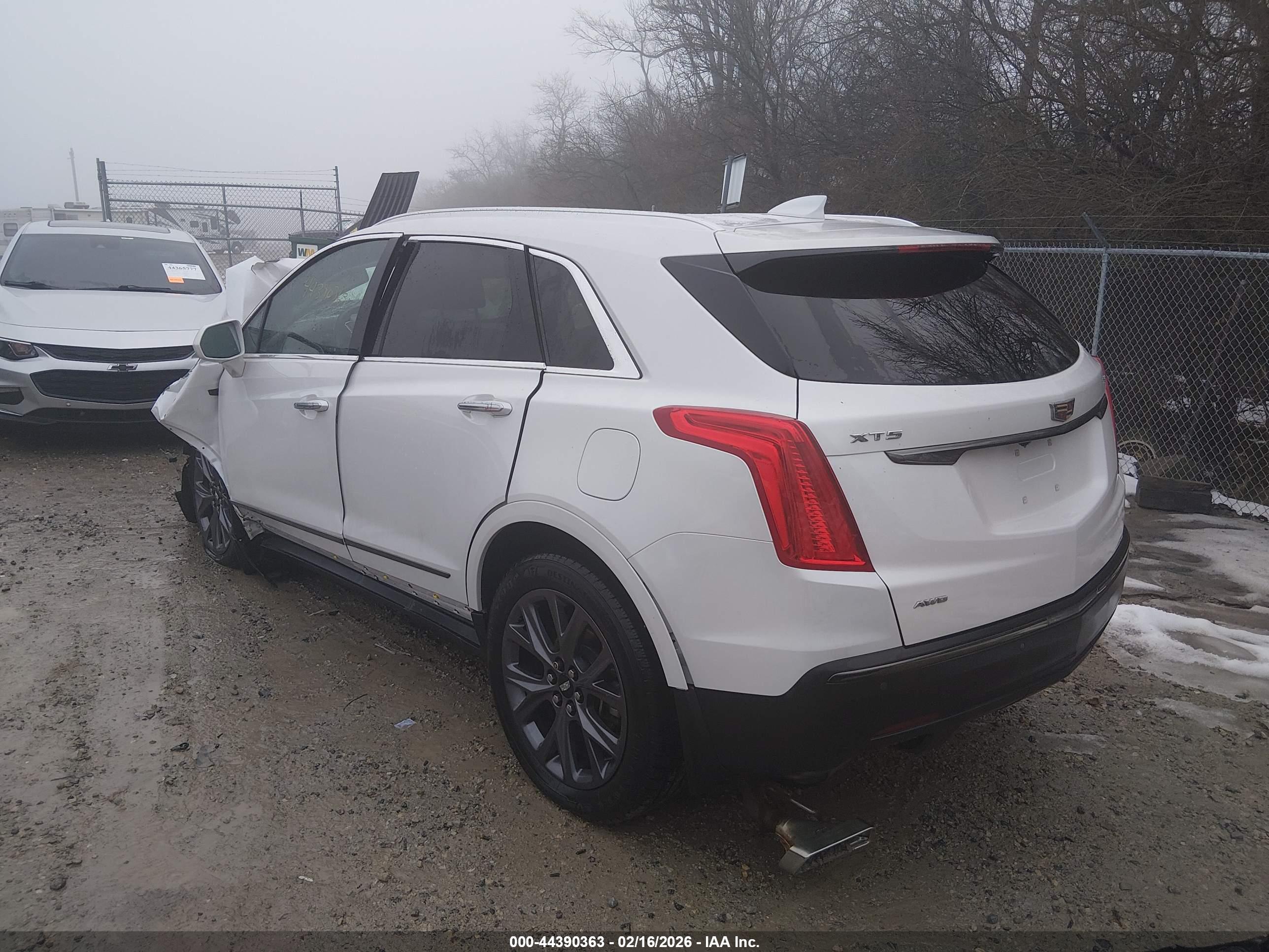 CADILLAC XT5 image 3