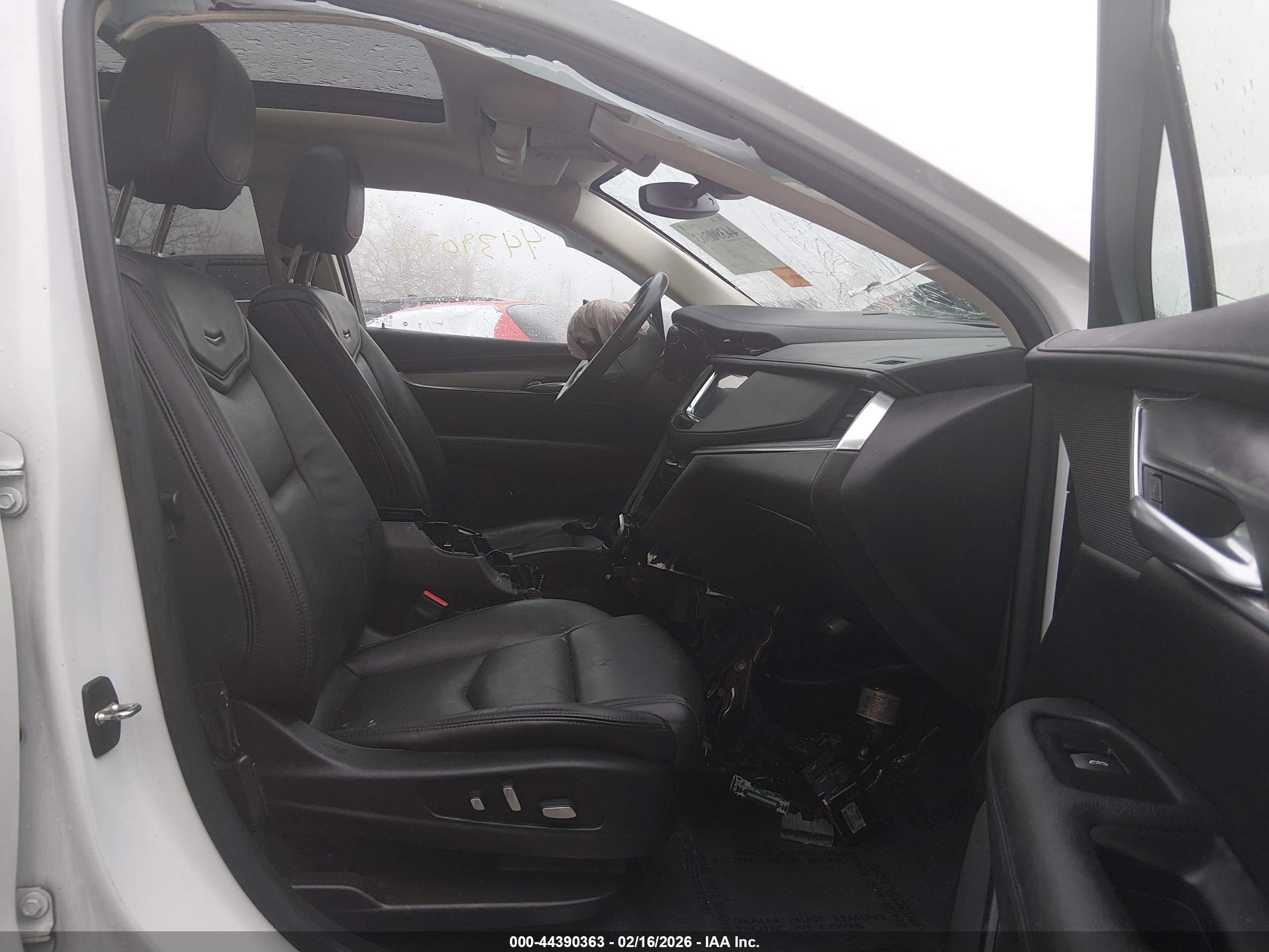 CADILLAC XT5 image 5