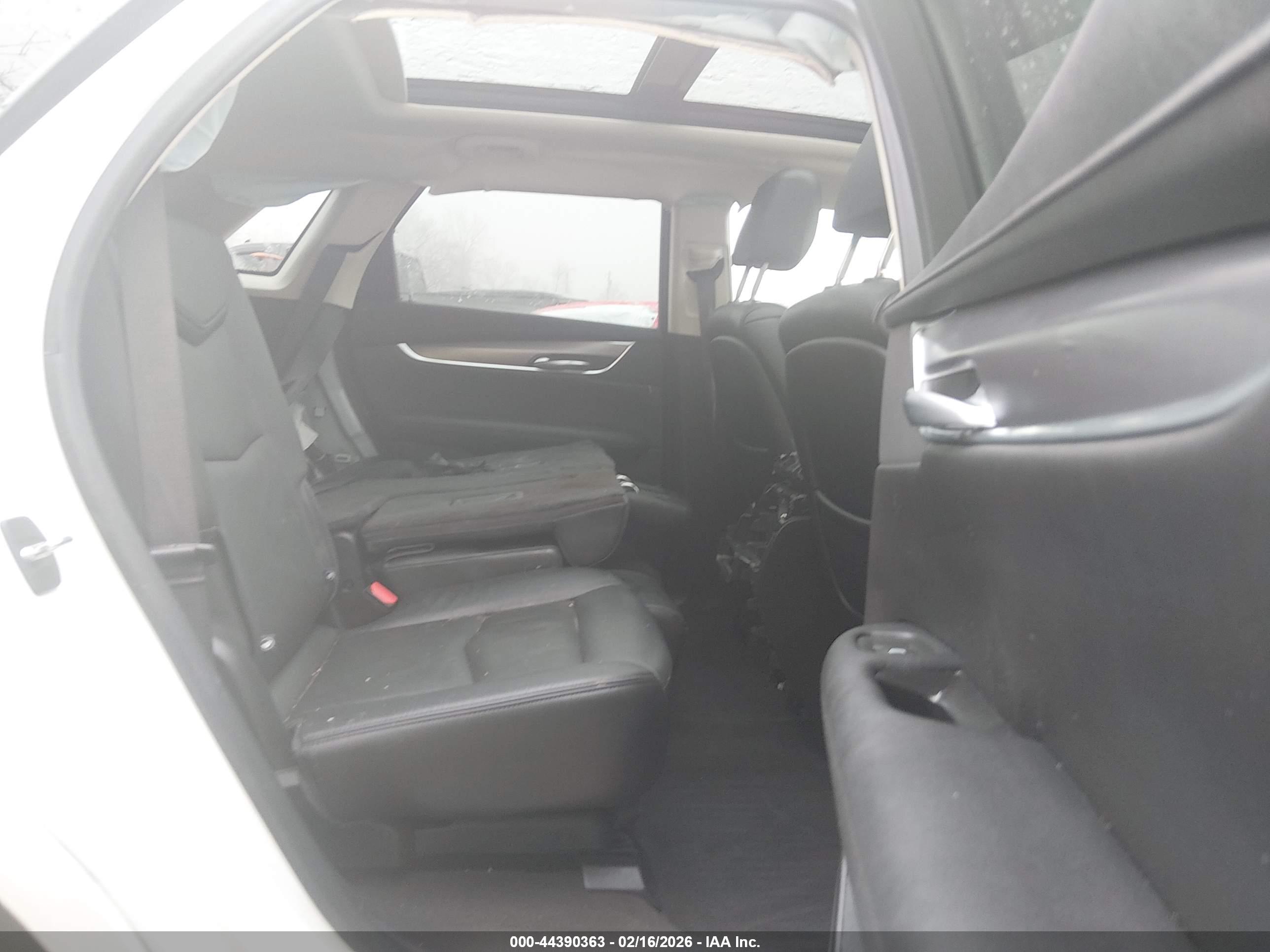 CADILLAC XT5 image 8