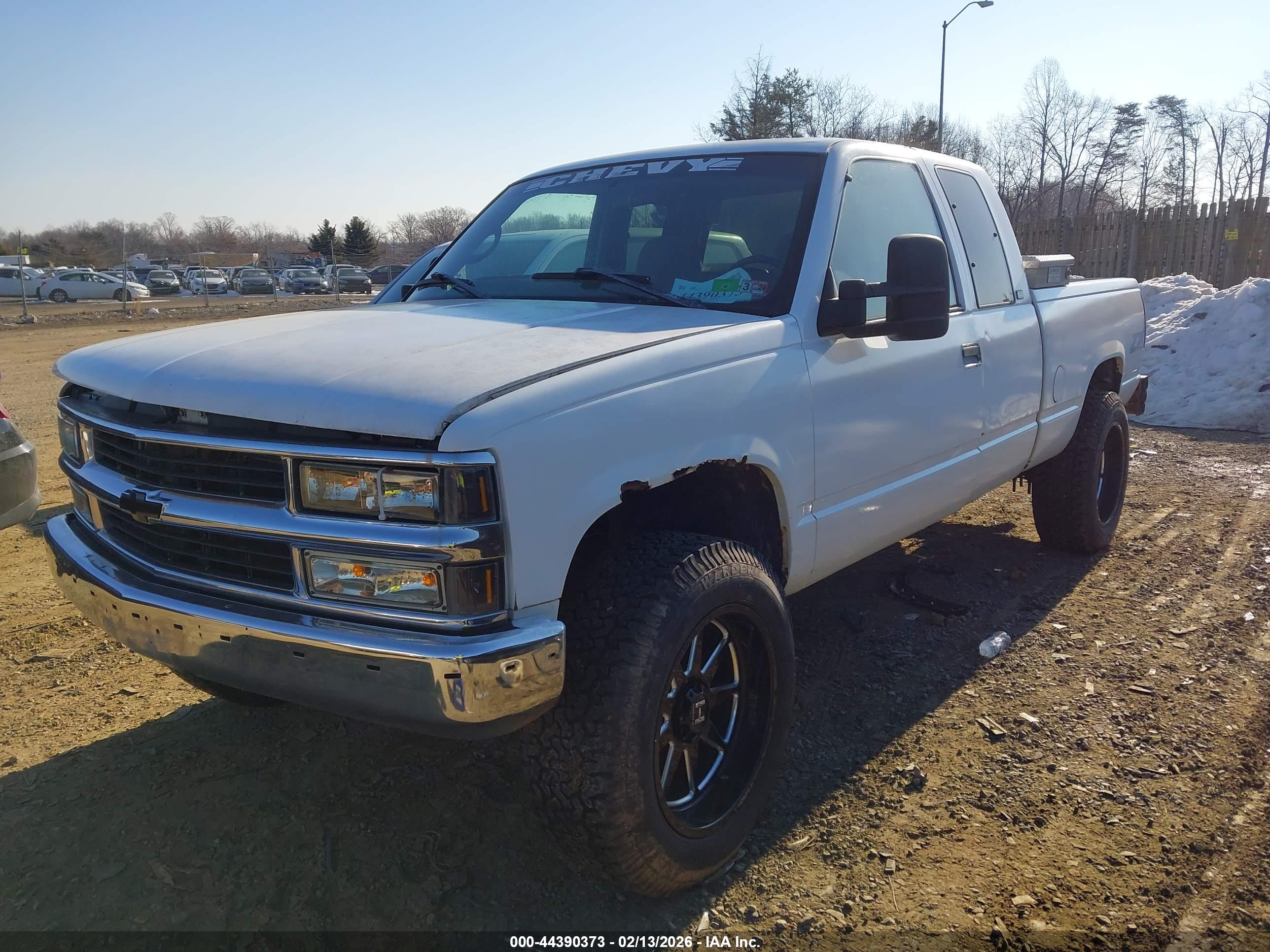 GMC SIERRA image 2