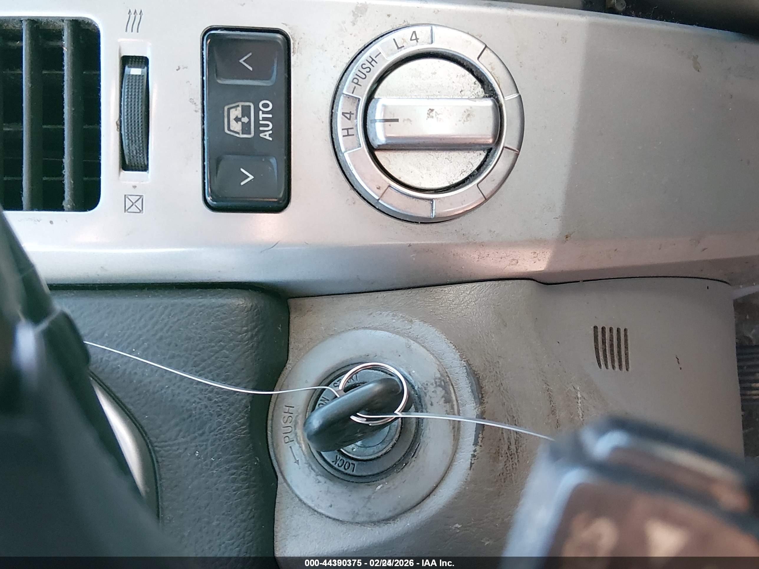 TOYOTA 4RUNNER image 11