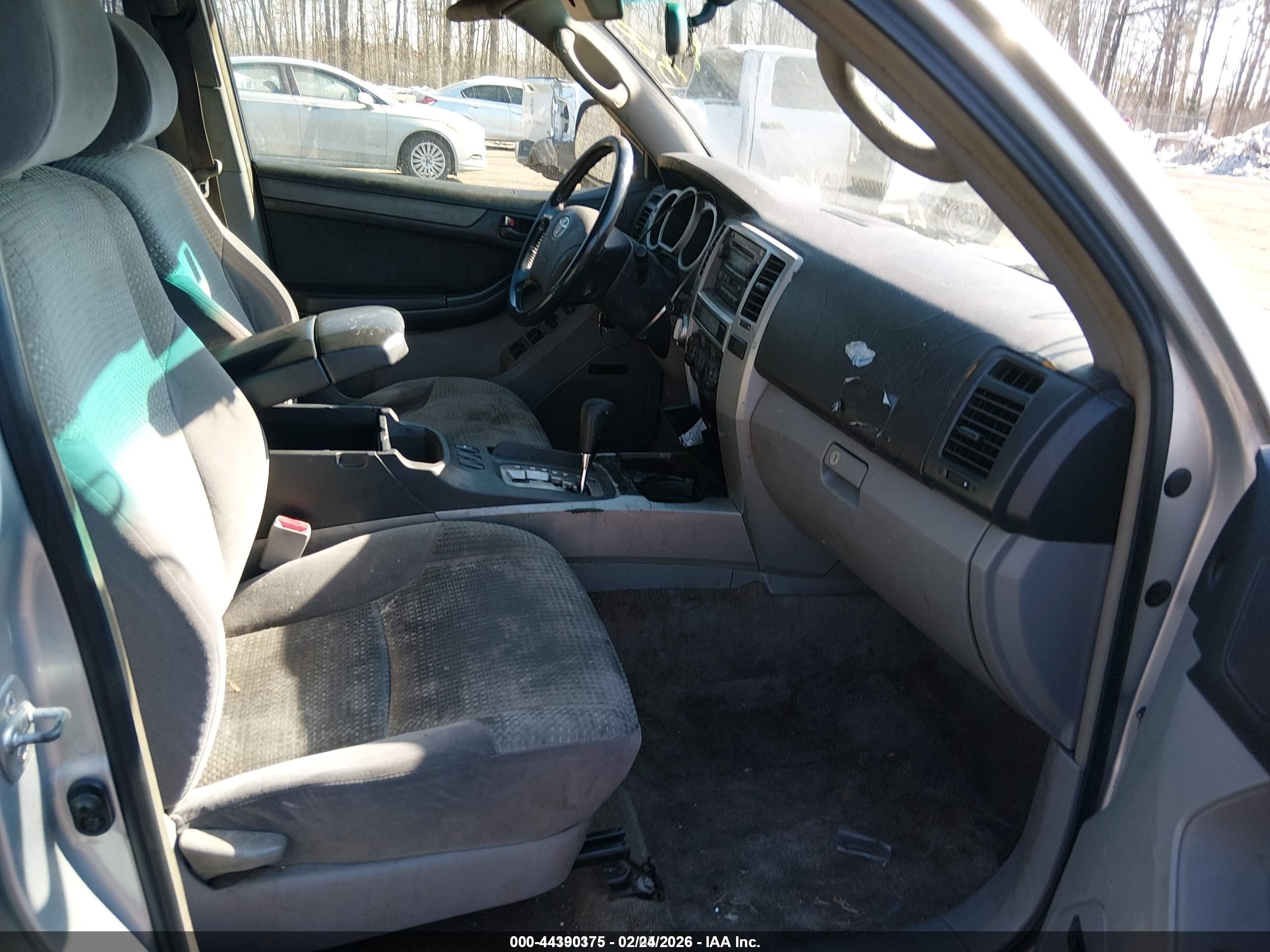 TOYOTA 4RUNNER image 5