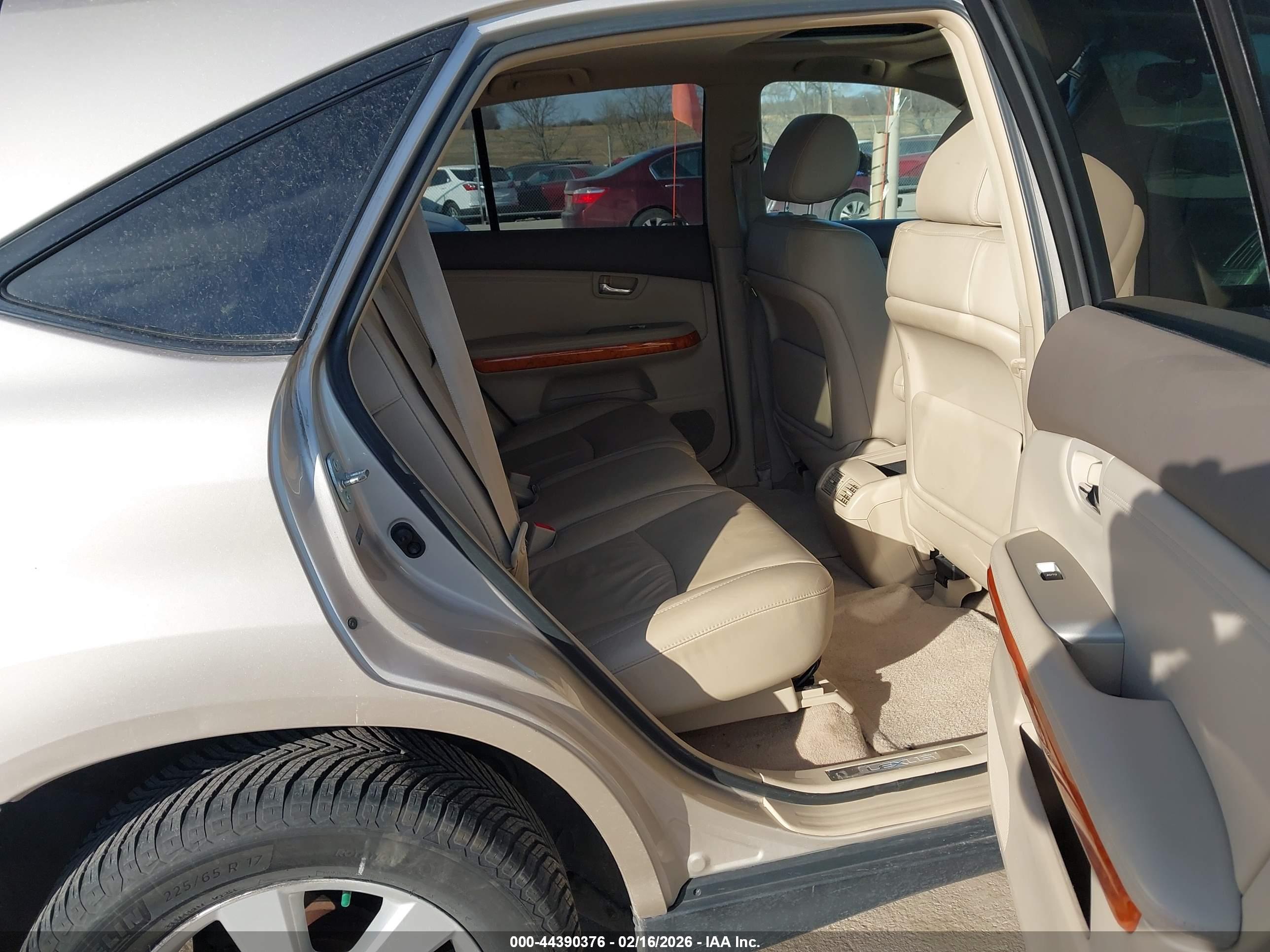 LEXUS RX image 8