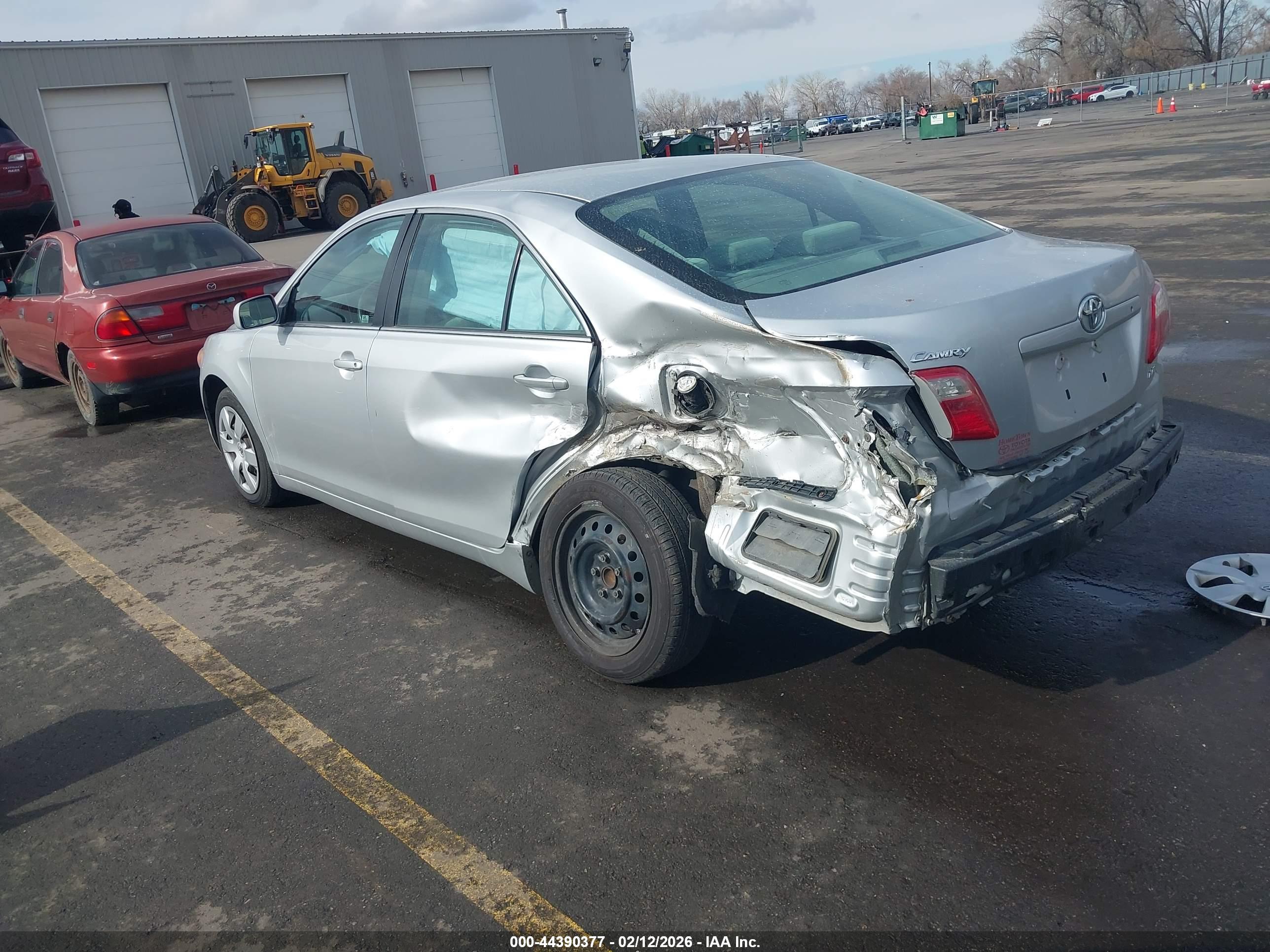 TOYOTA CAMRY image 3