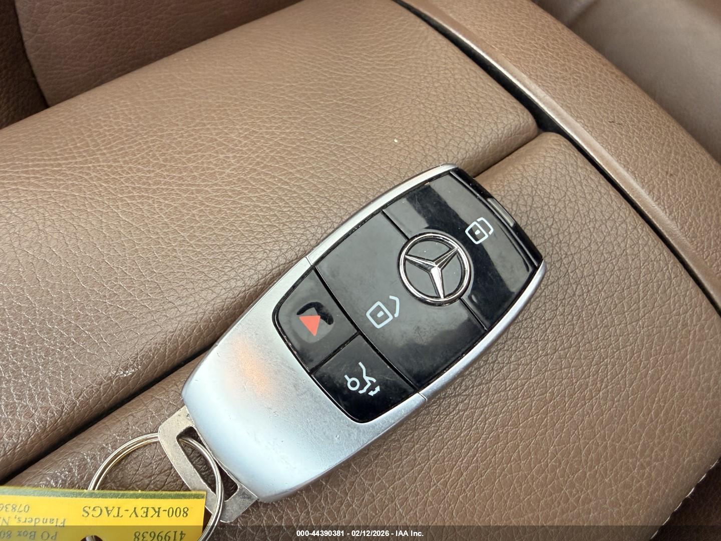MERCEDES-BENZ E image 11
