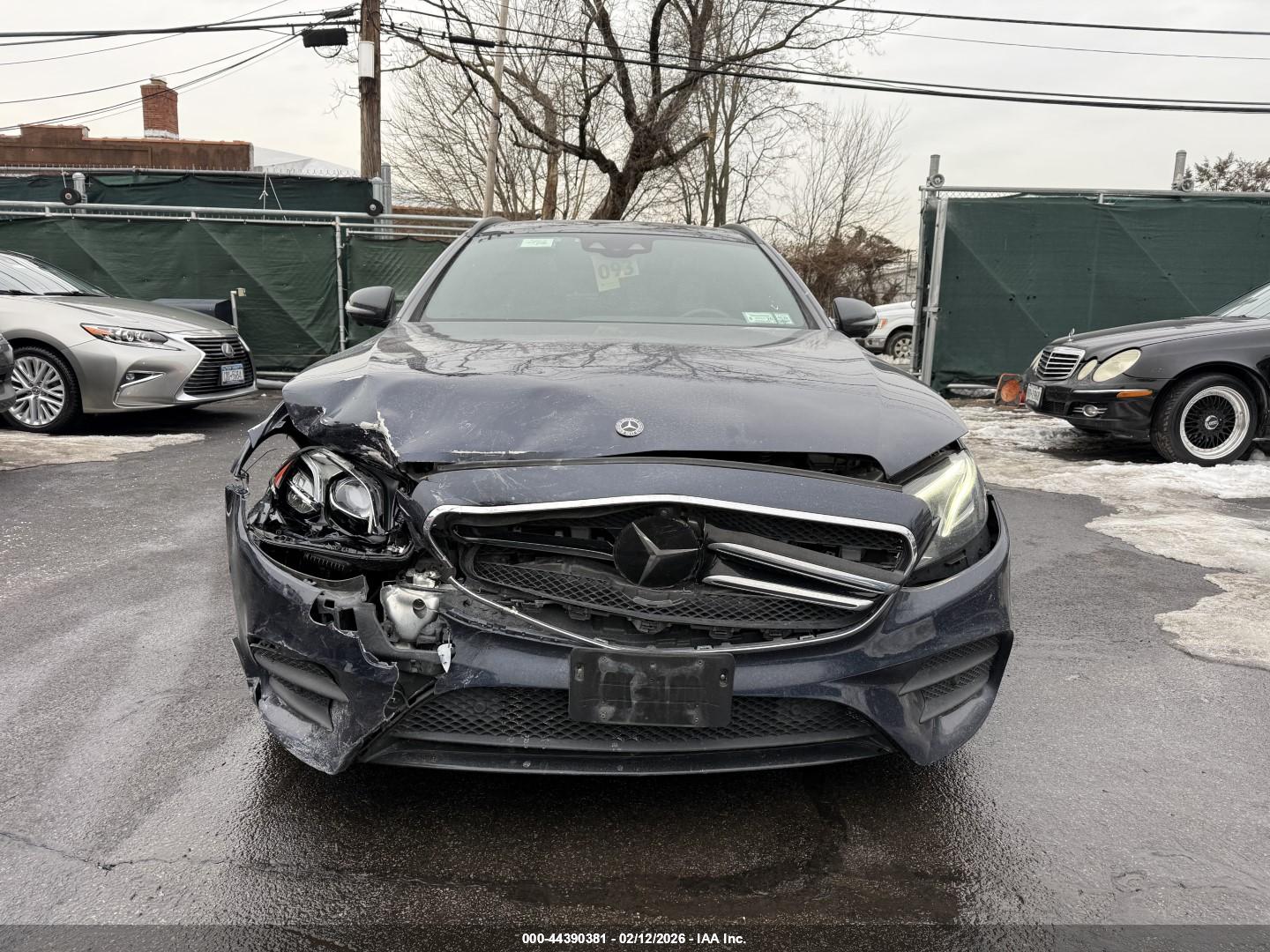 MERCEDES-BENZ E image 6