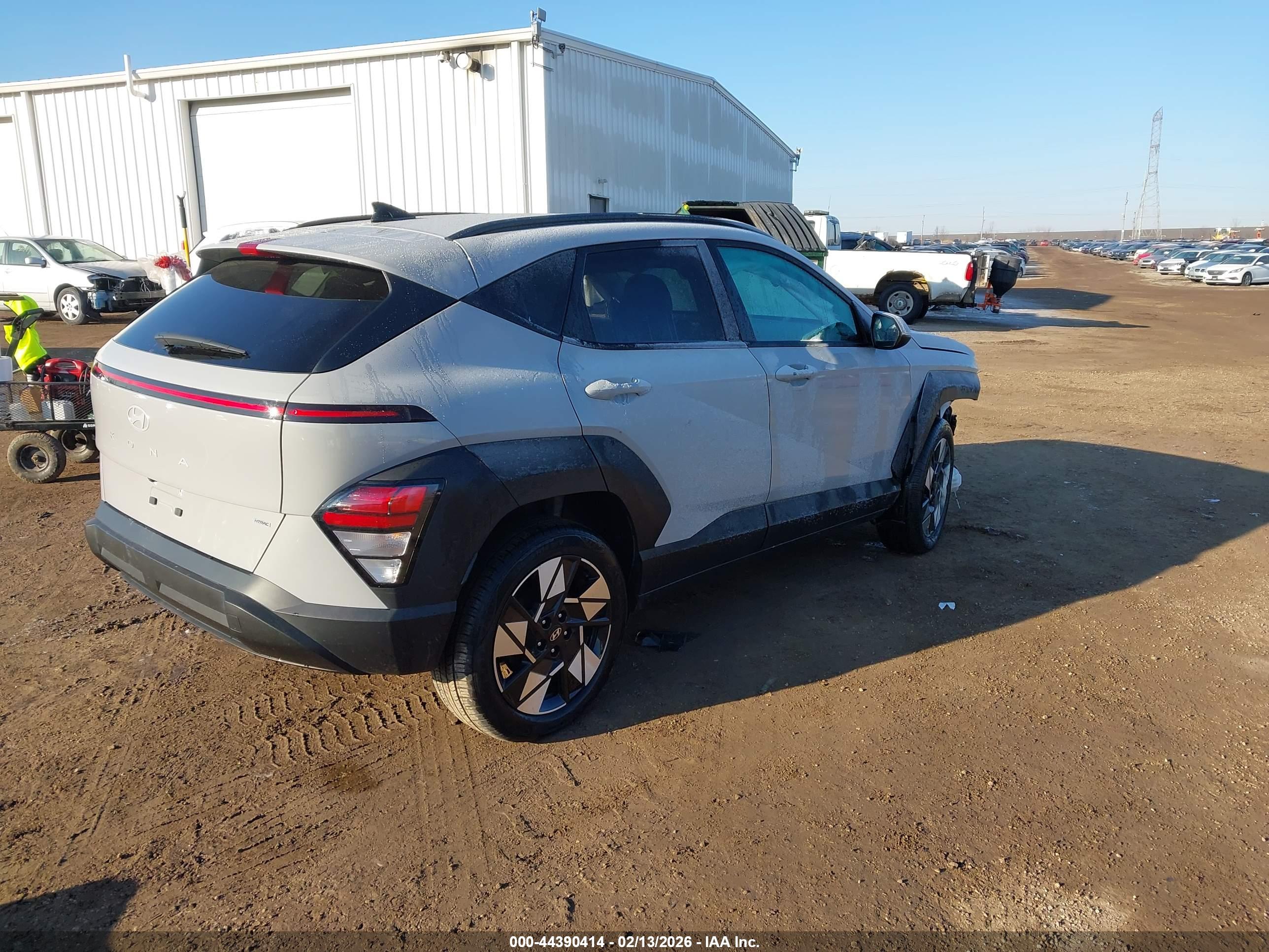 HYUNDAI KONA image 4