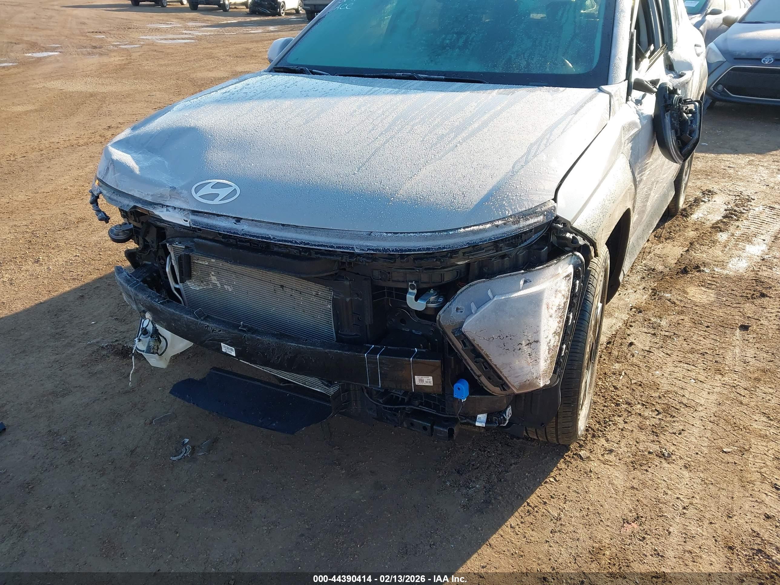 HYUNDAI KONA image 6