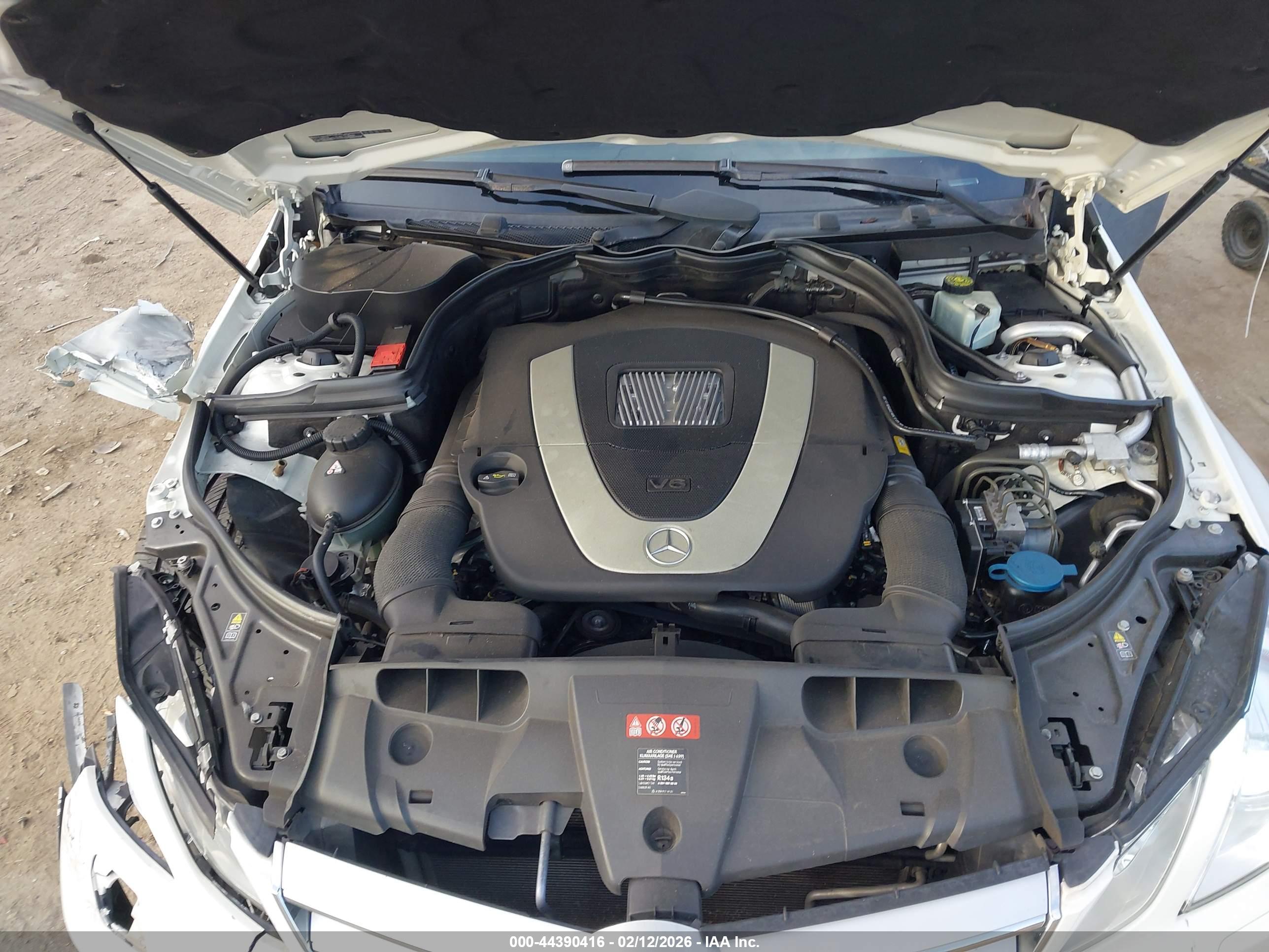 MERCEDES-BENZ E image 10