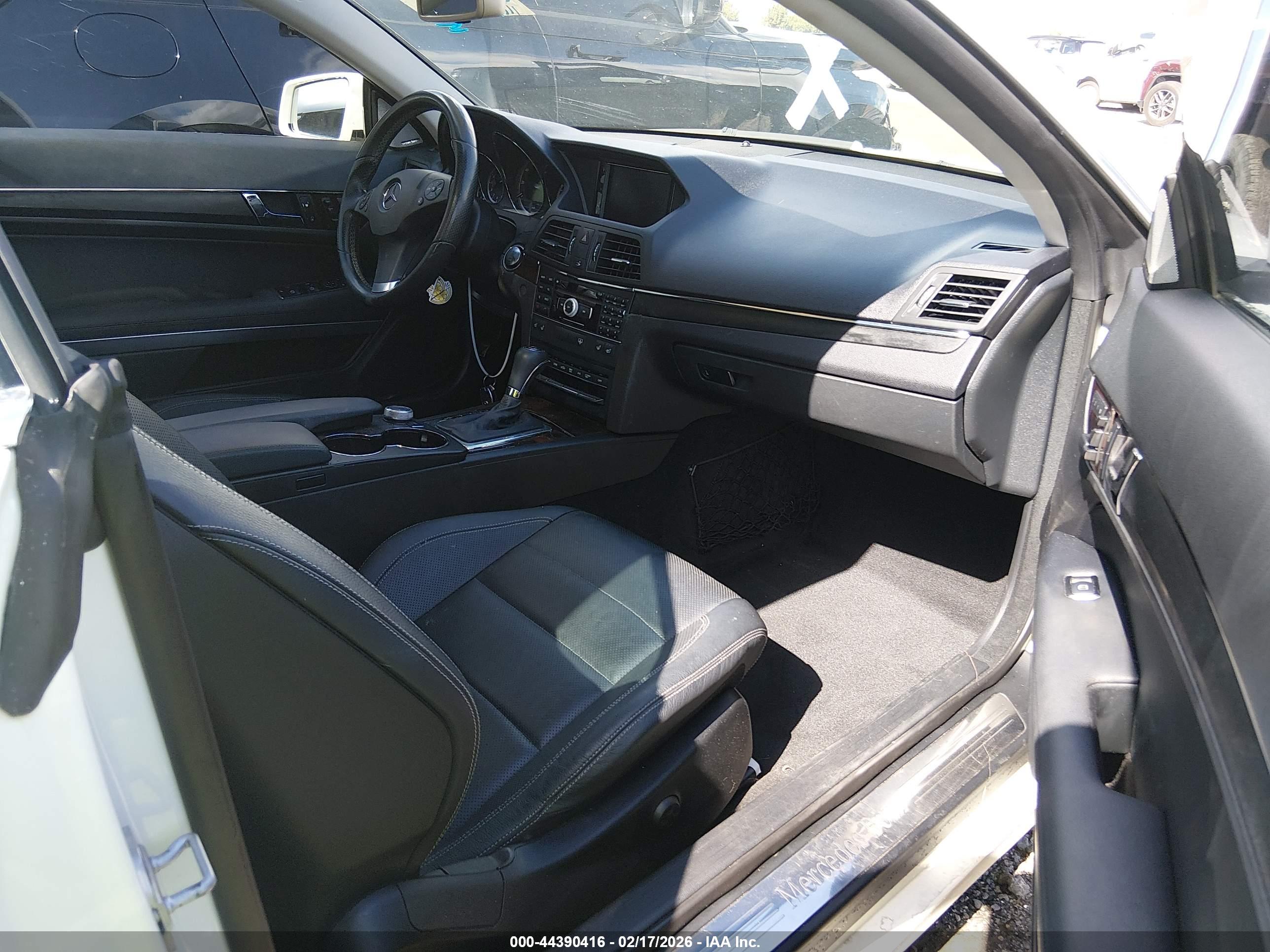 MERCEDES-BENZ E image 5