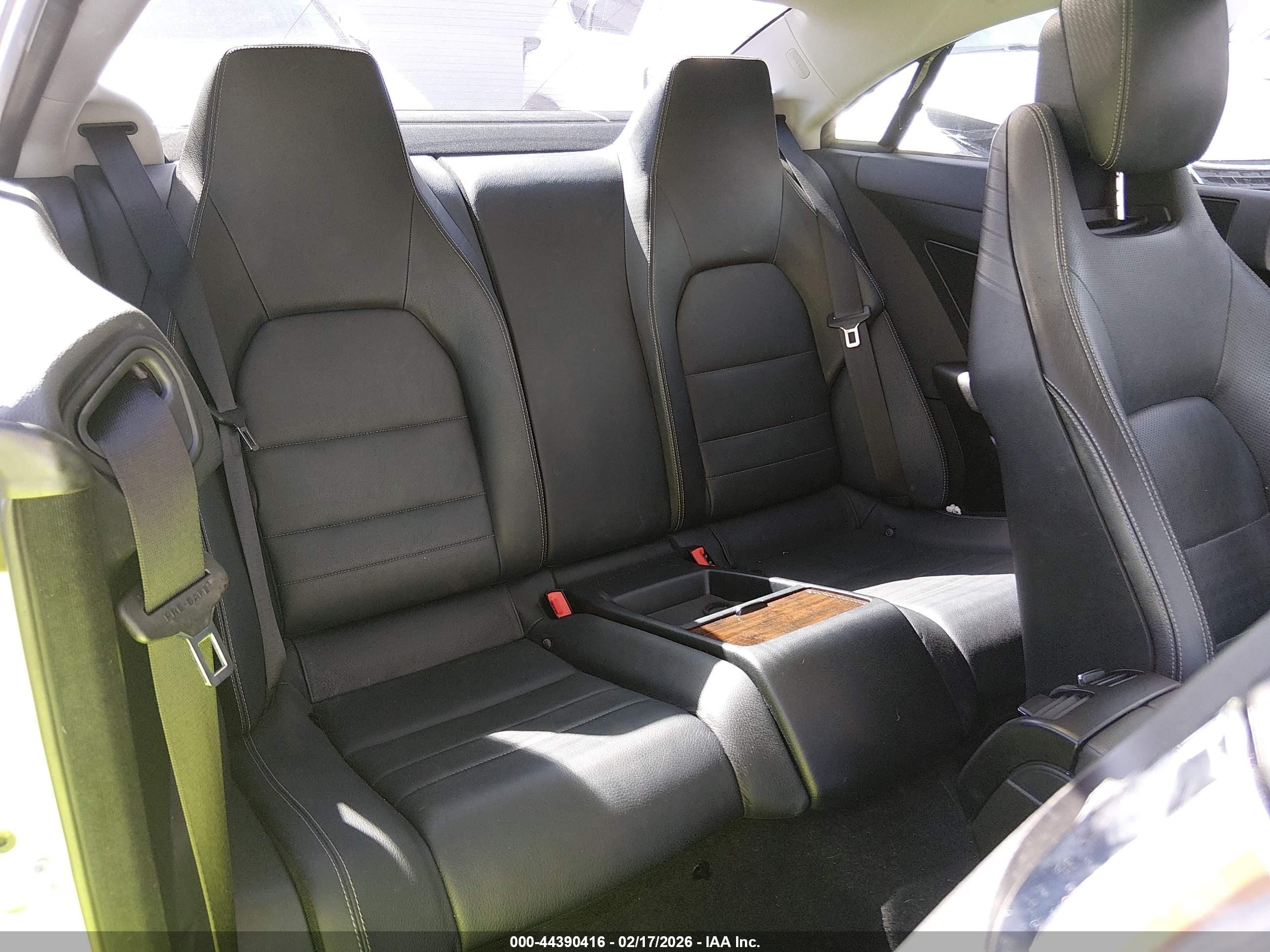 MERCEDES-BENZ E image 8