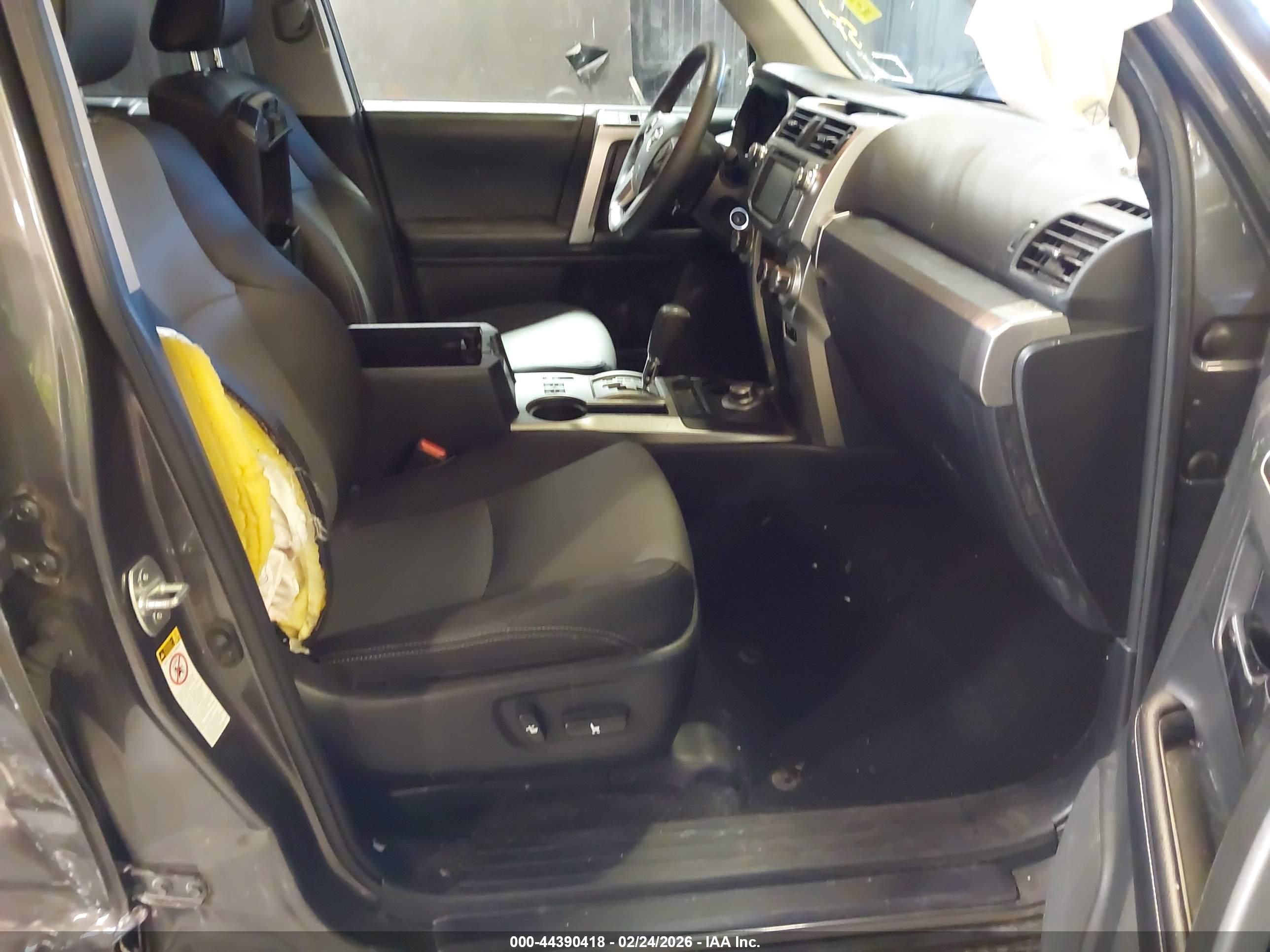 TOYOTA 4RUNNER image 5