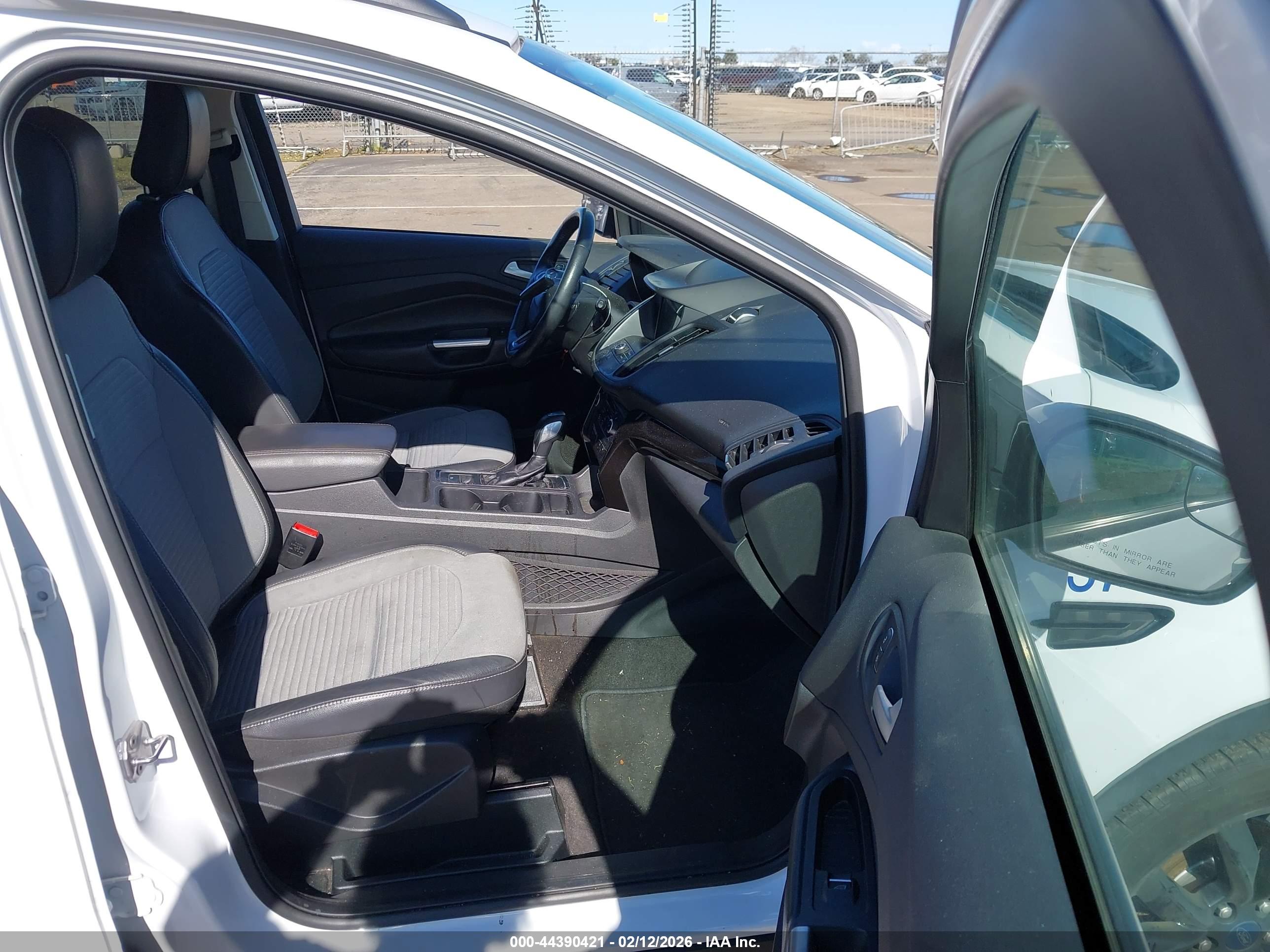 FORD ESCAPE image 5