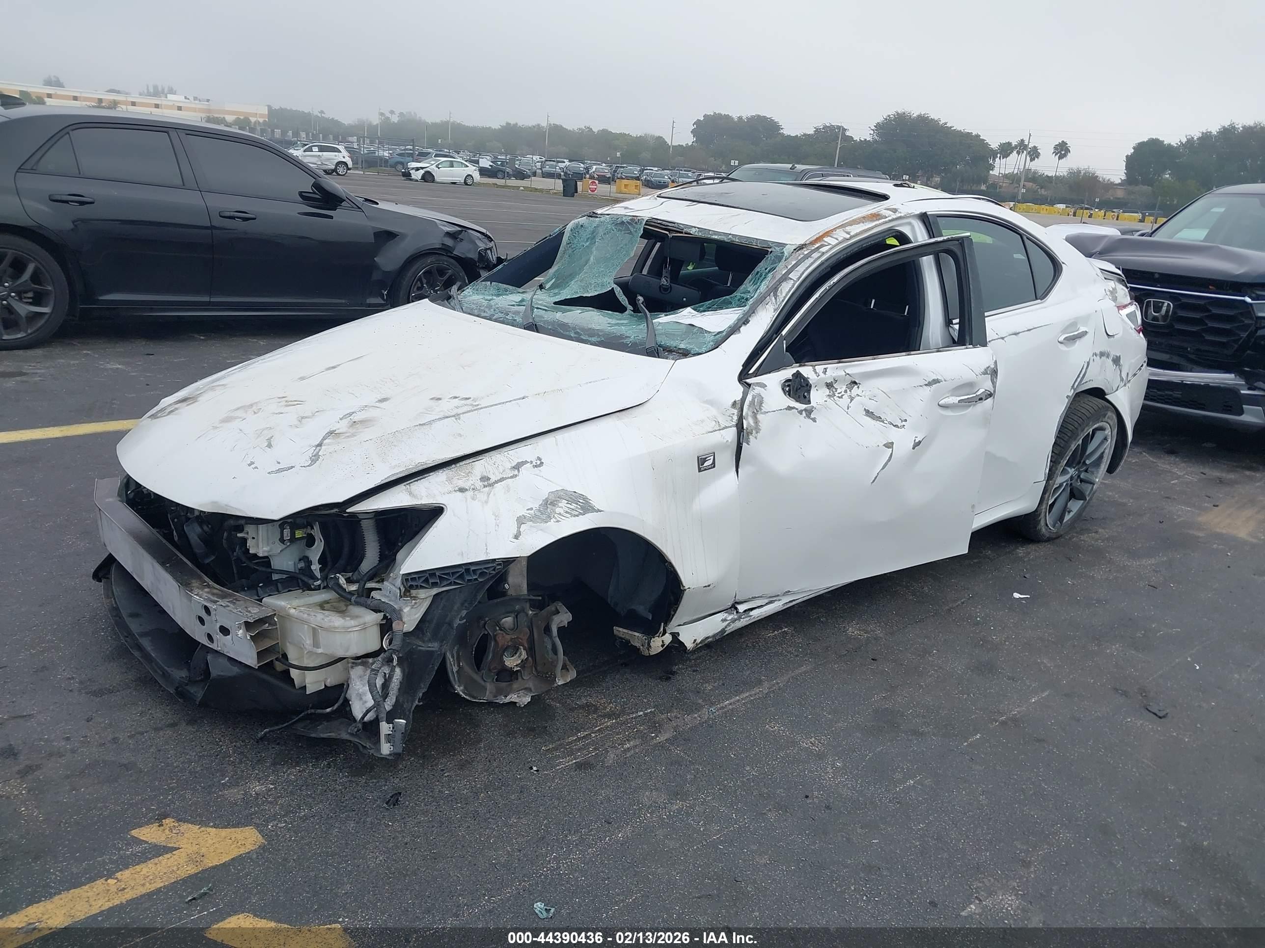 LEXUS IS image 2