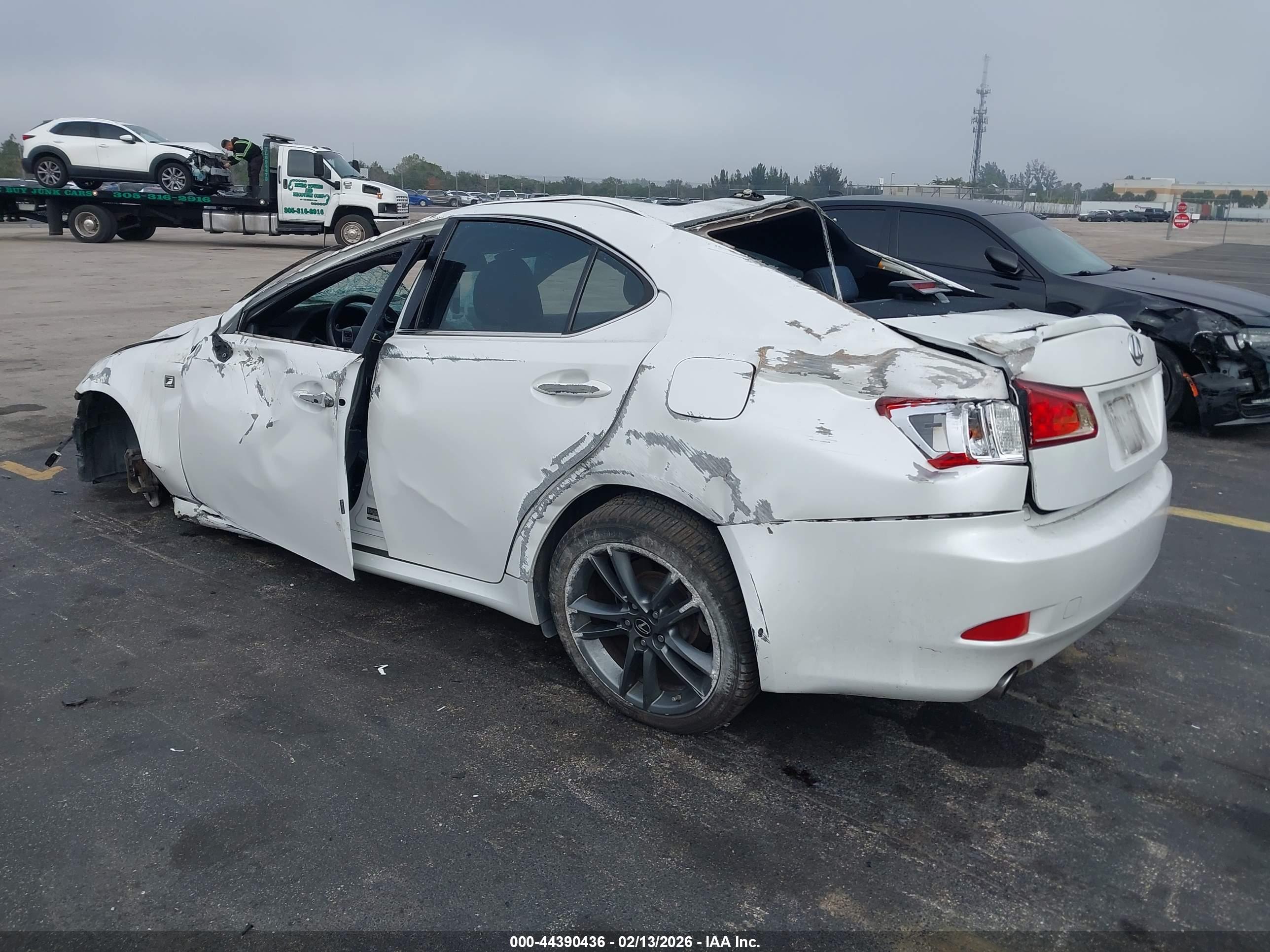 LEXUS IS image 3