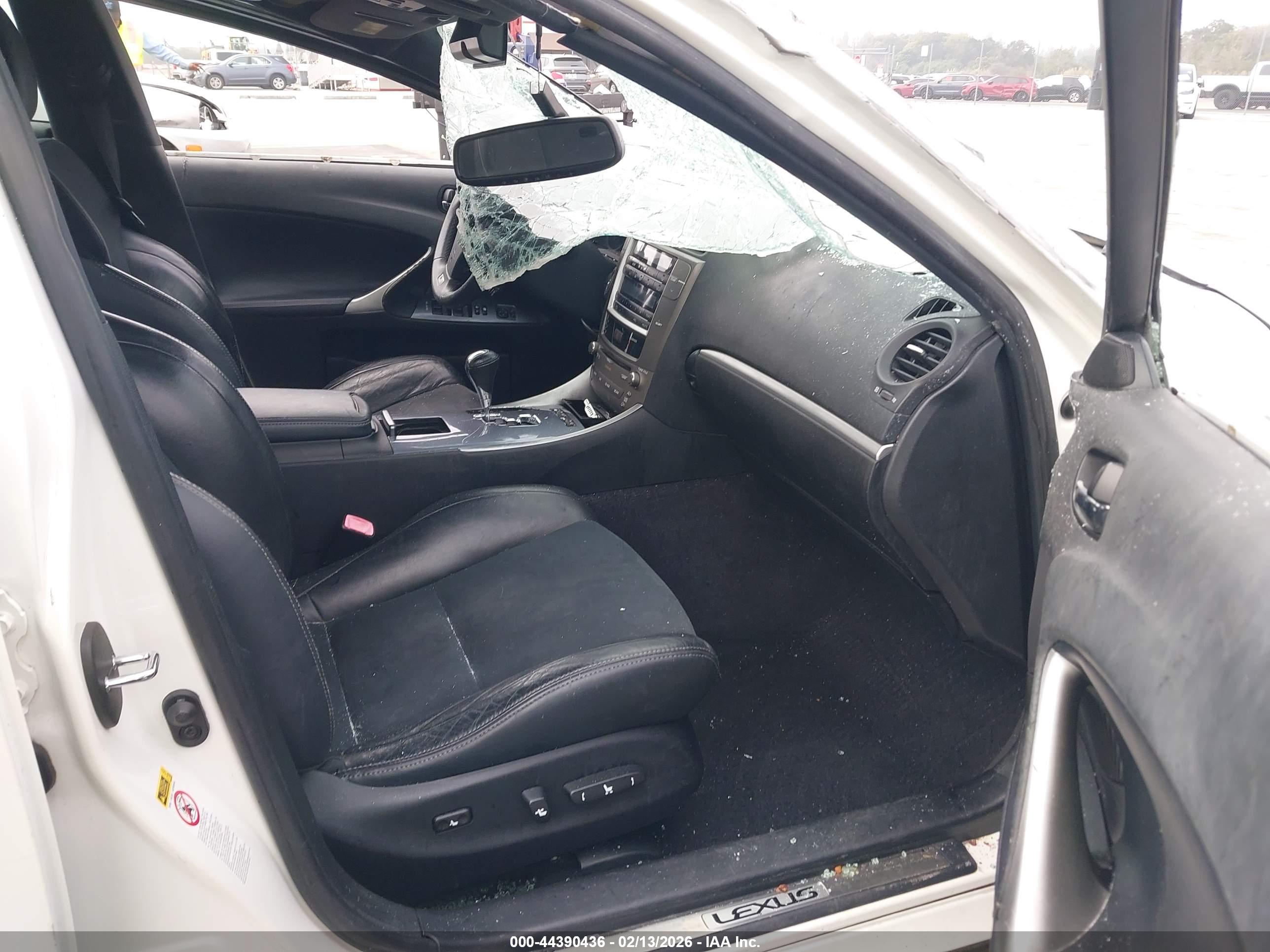 LEXUS IS image 5