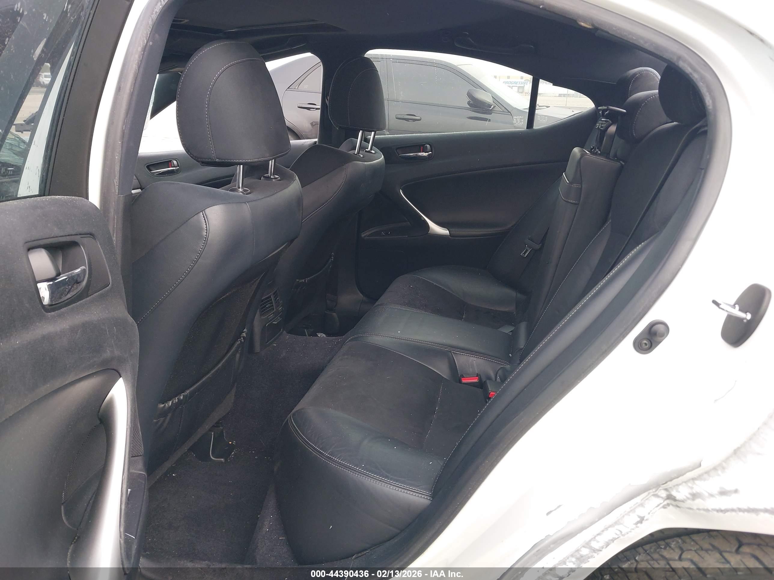LEXUS IS image 8