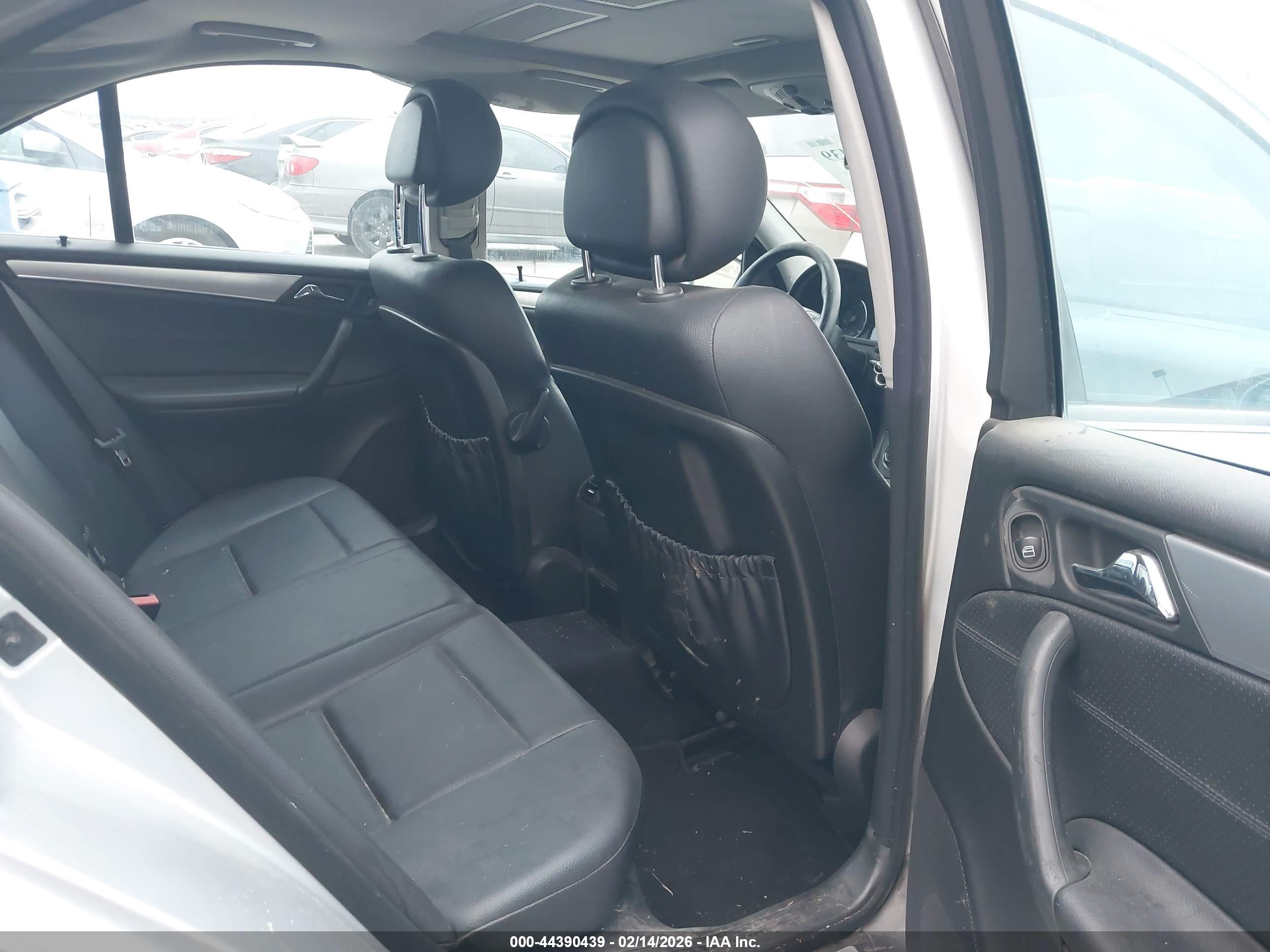MERCEDES-BENZ C image 8