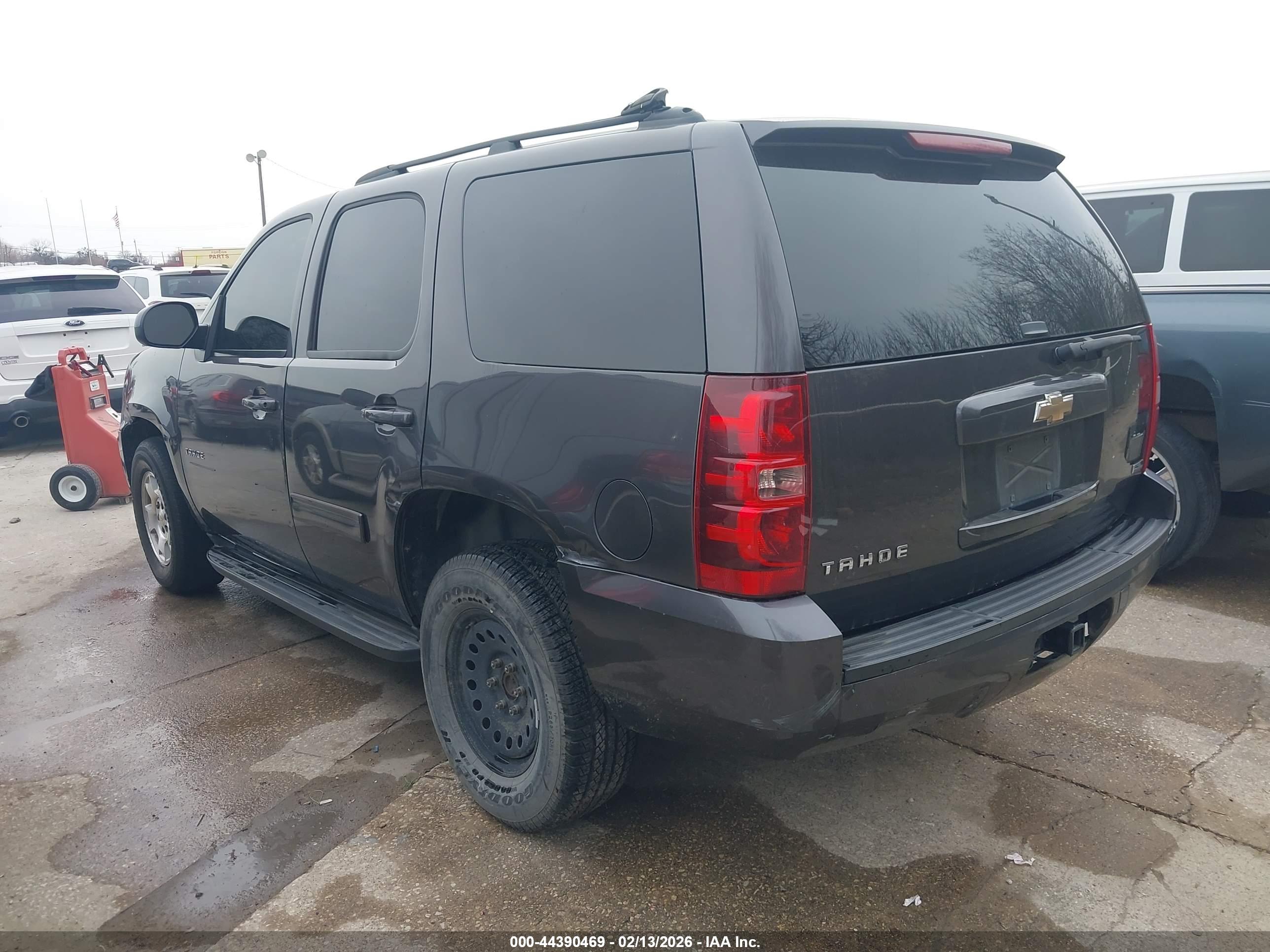CHEVROLET TAHOE image 3