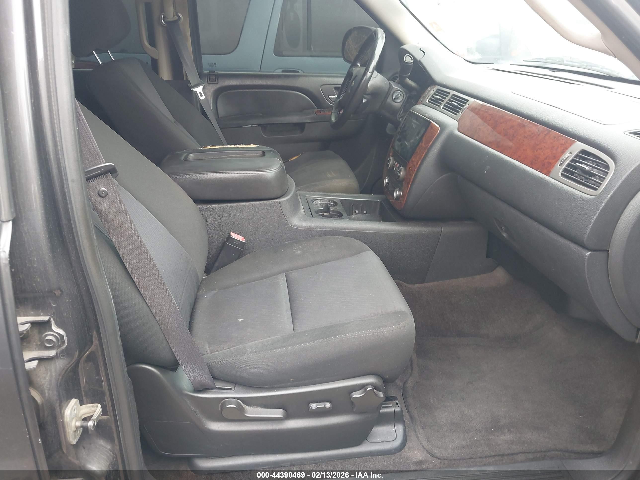 CHEVROLET TAHOE image 5