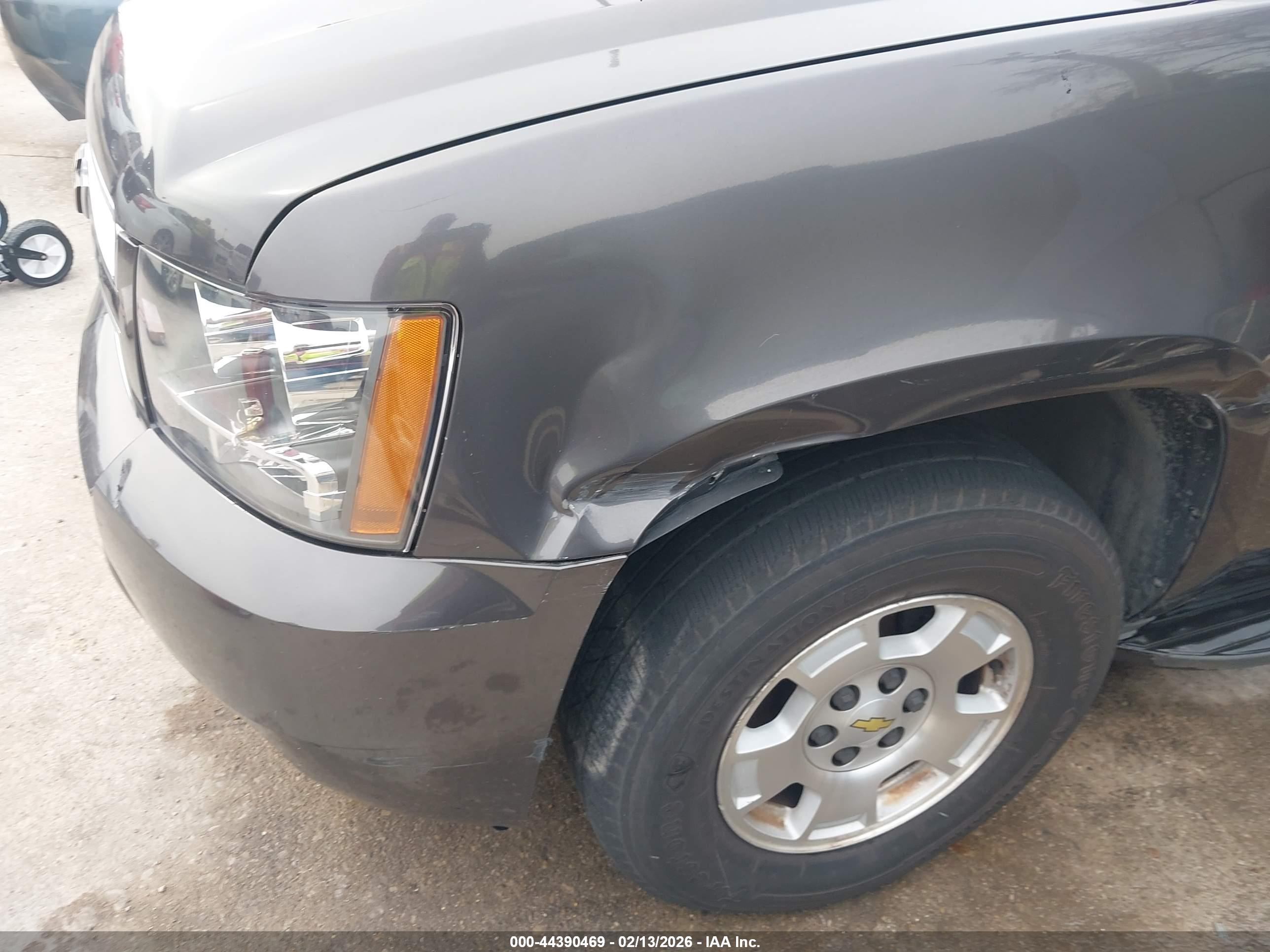 CHEVROLET TAHOE image 6
