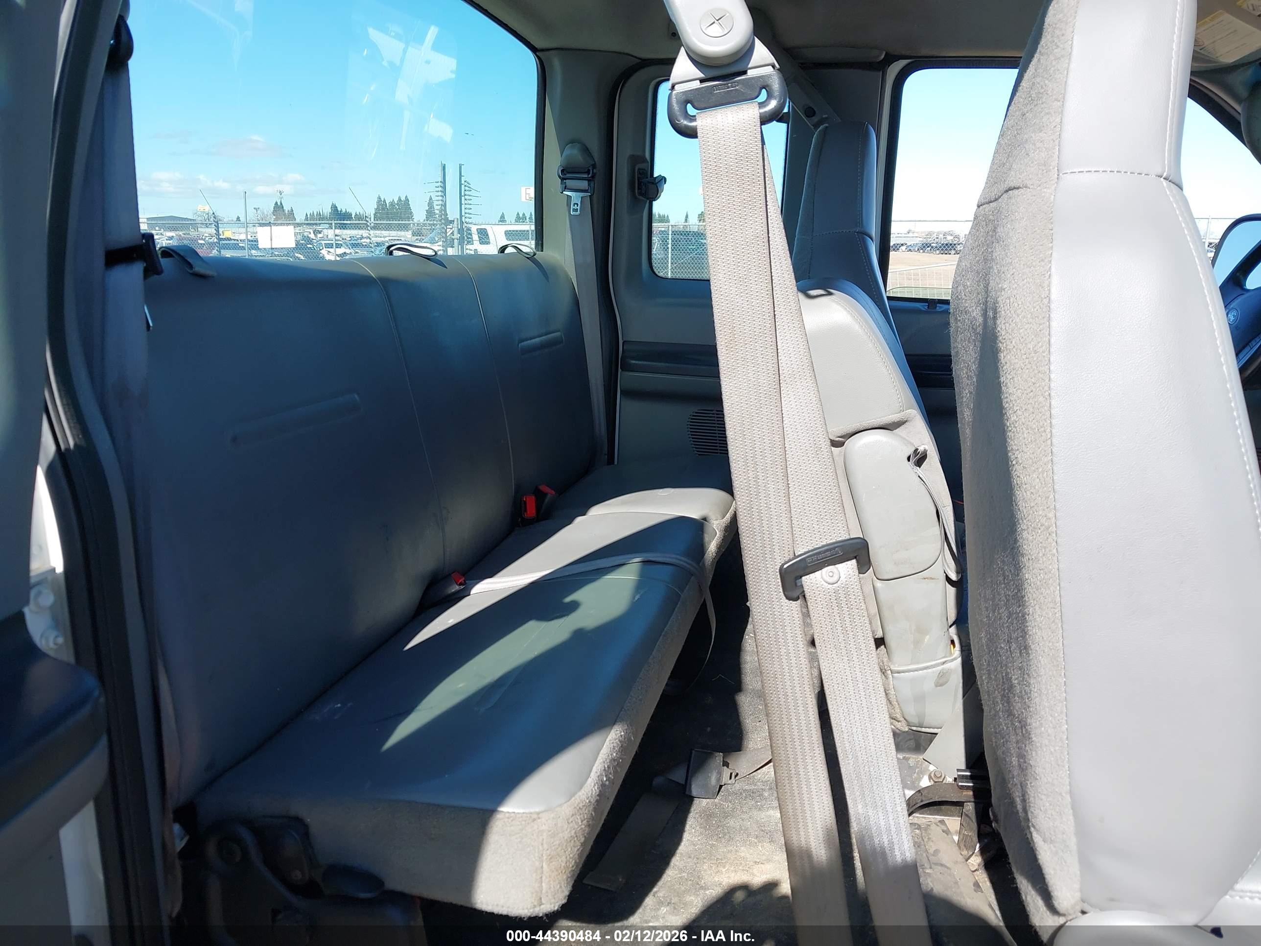 FORD F-250 image 8