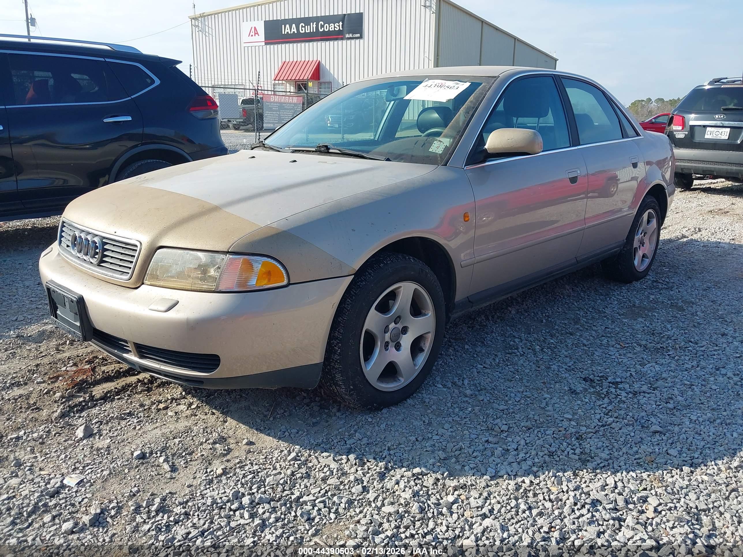 AUDI A4 image 2