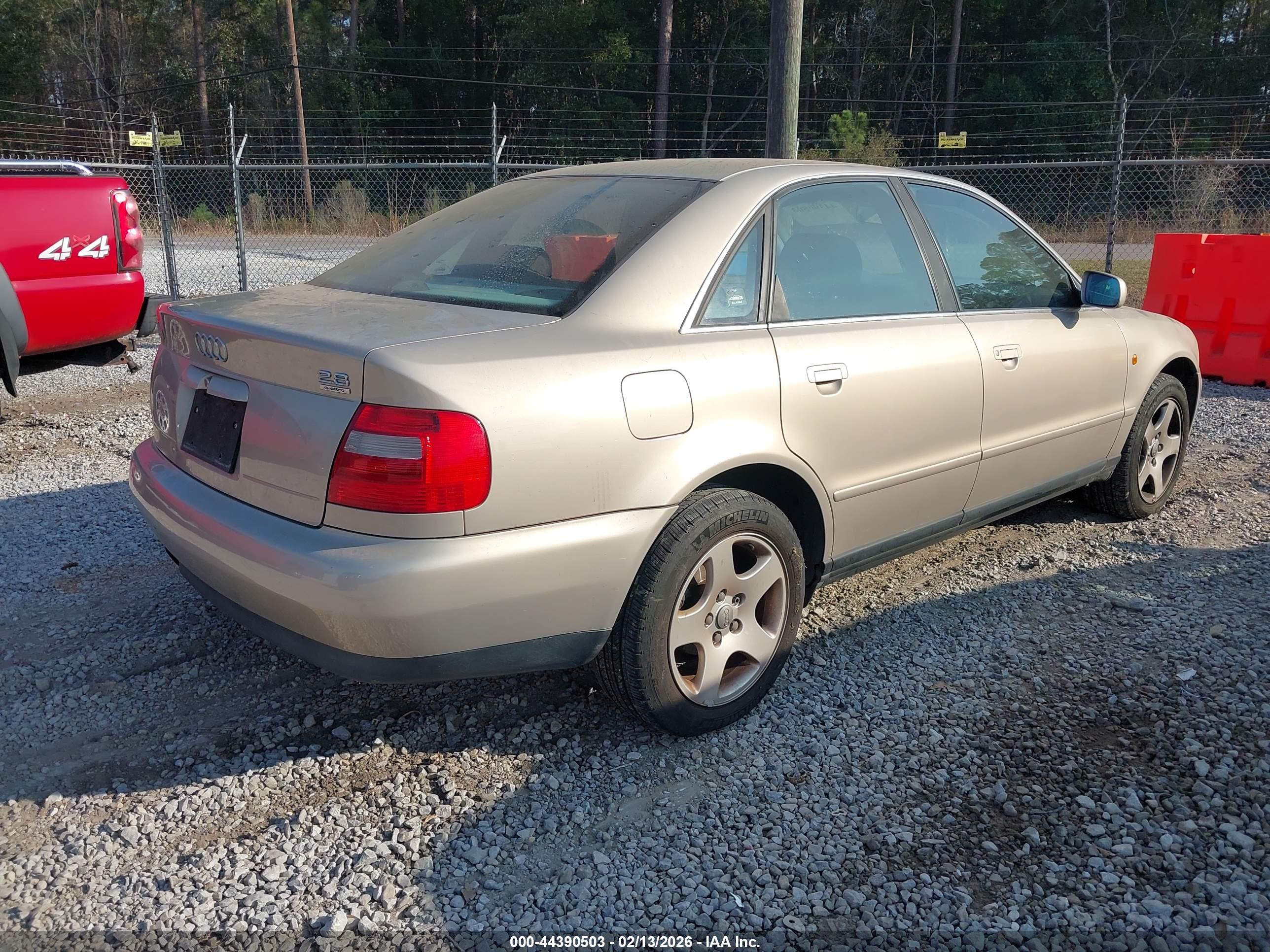 AUDI A4 image 4