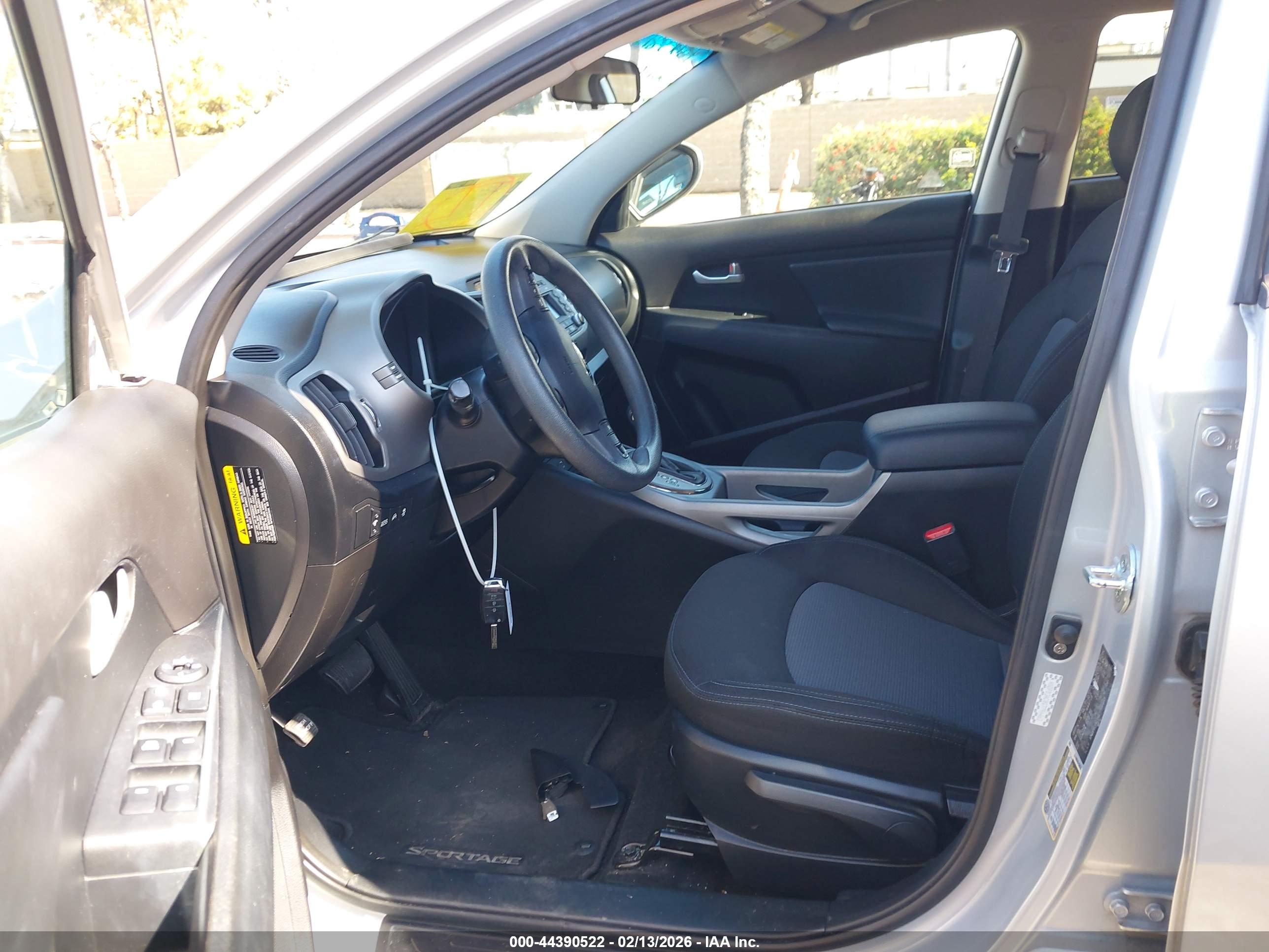 KIA SPORTAGE image 5