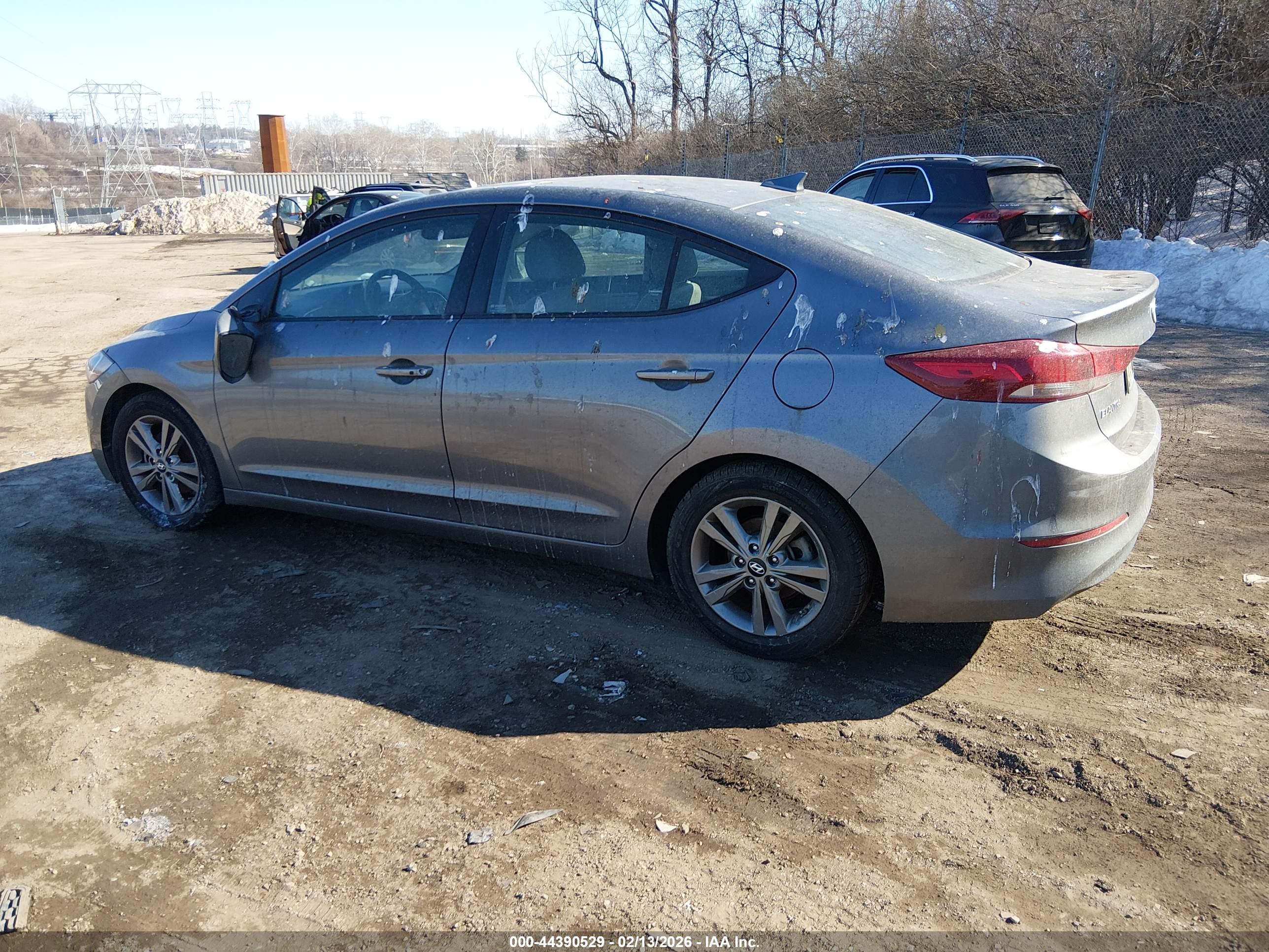 HYUNDAI ELANTRA image 3