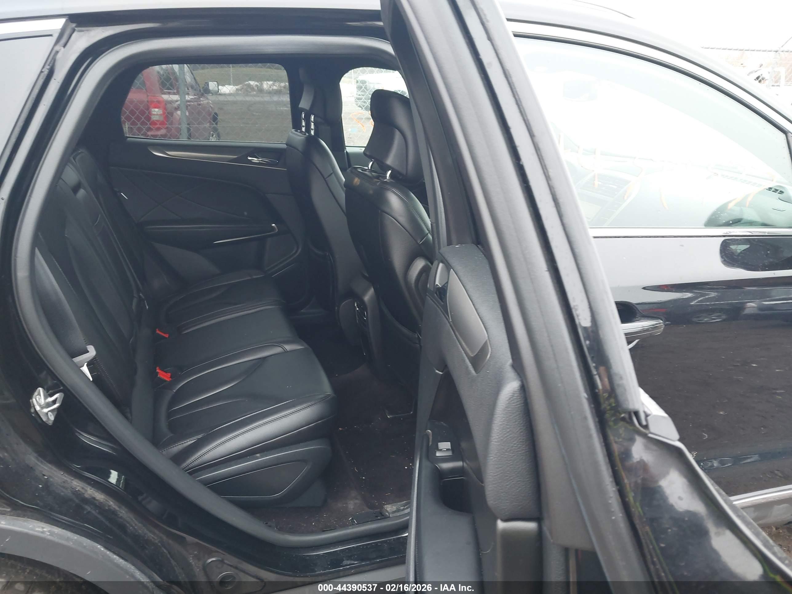 LINCOLN MKC image 8
