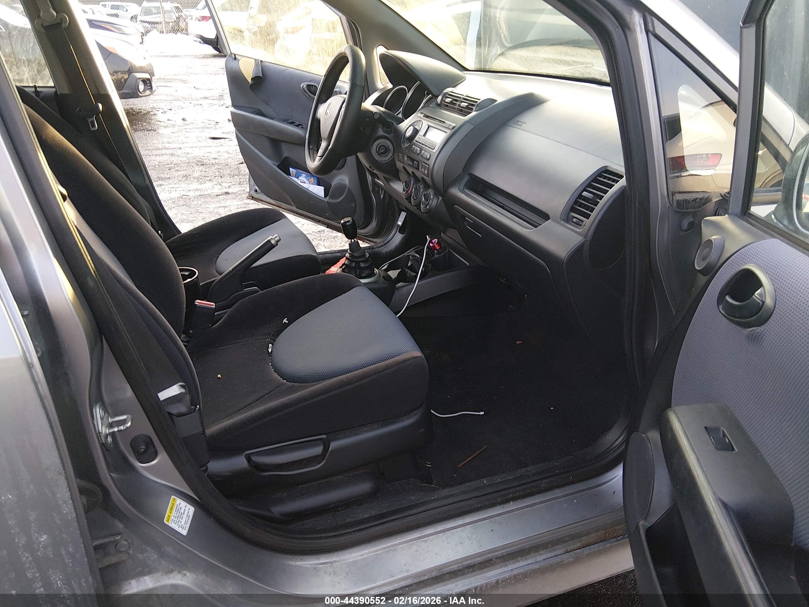 HONDA FIT image 5
