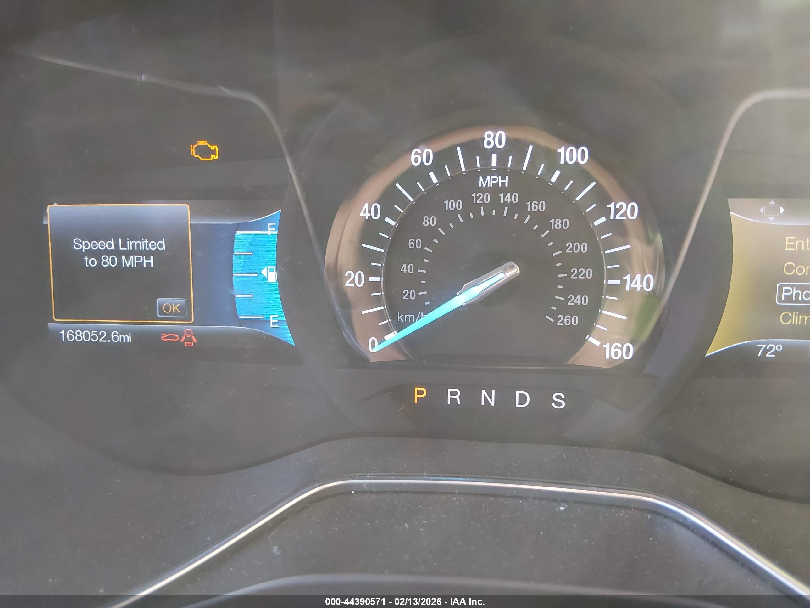 FORD FUSION image 7