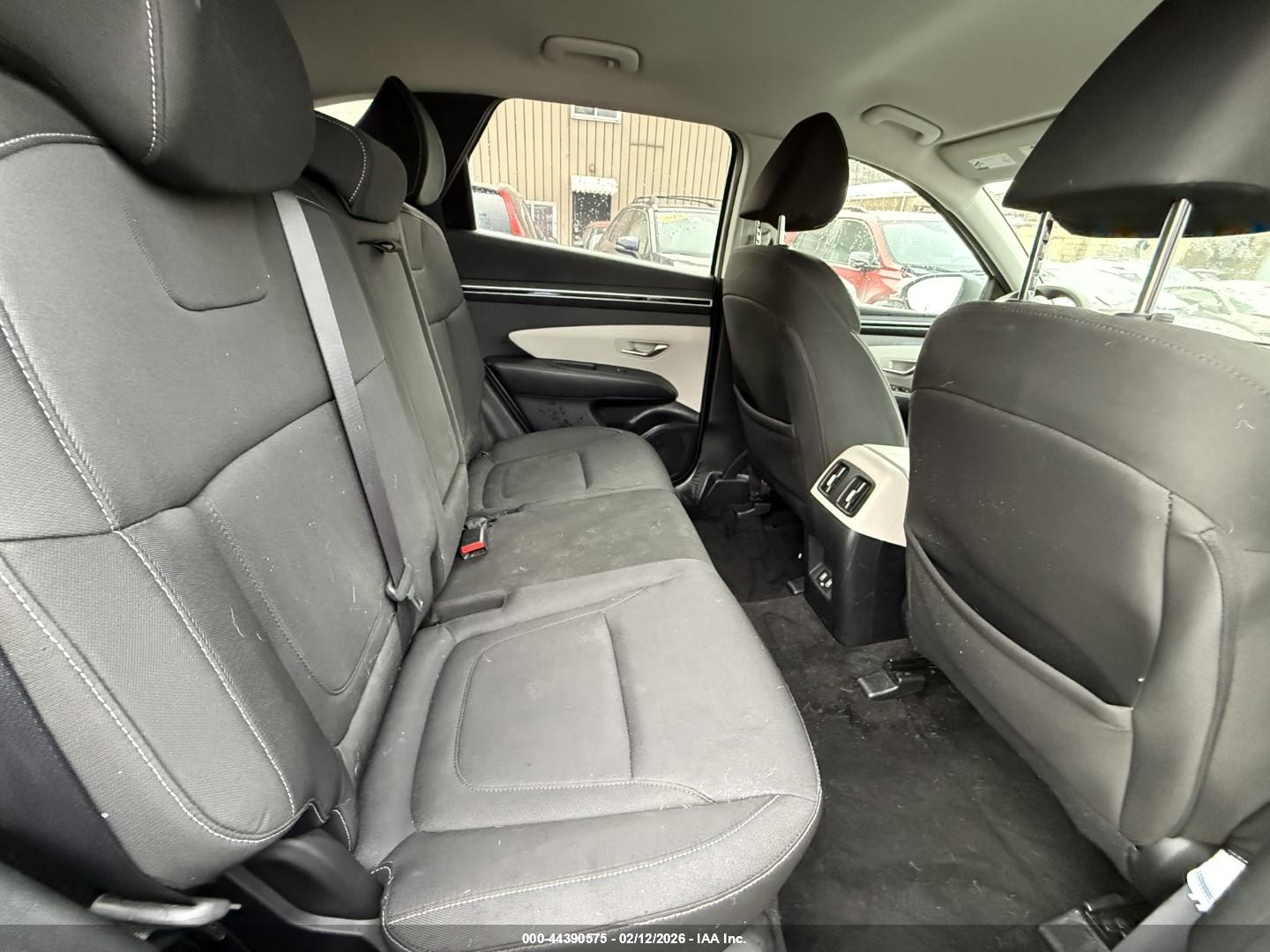 HYUNDAI TUCSON image 8