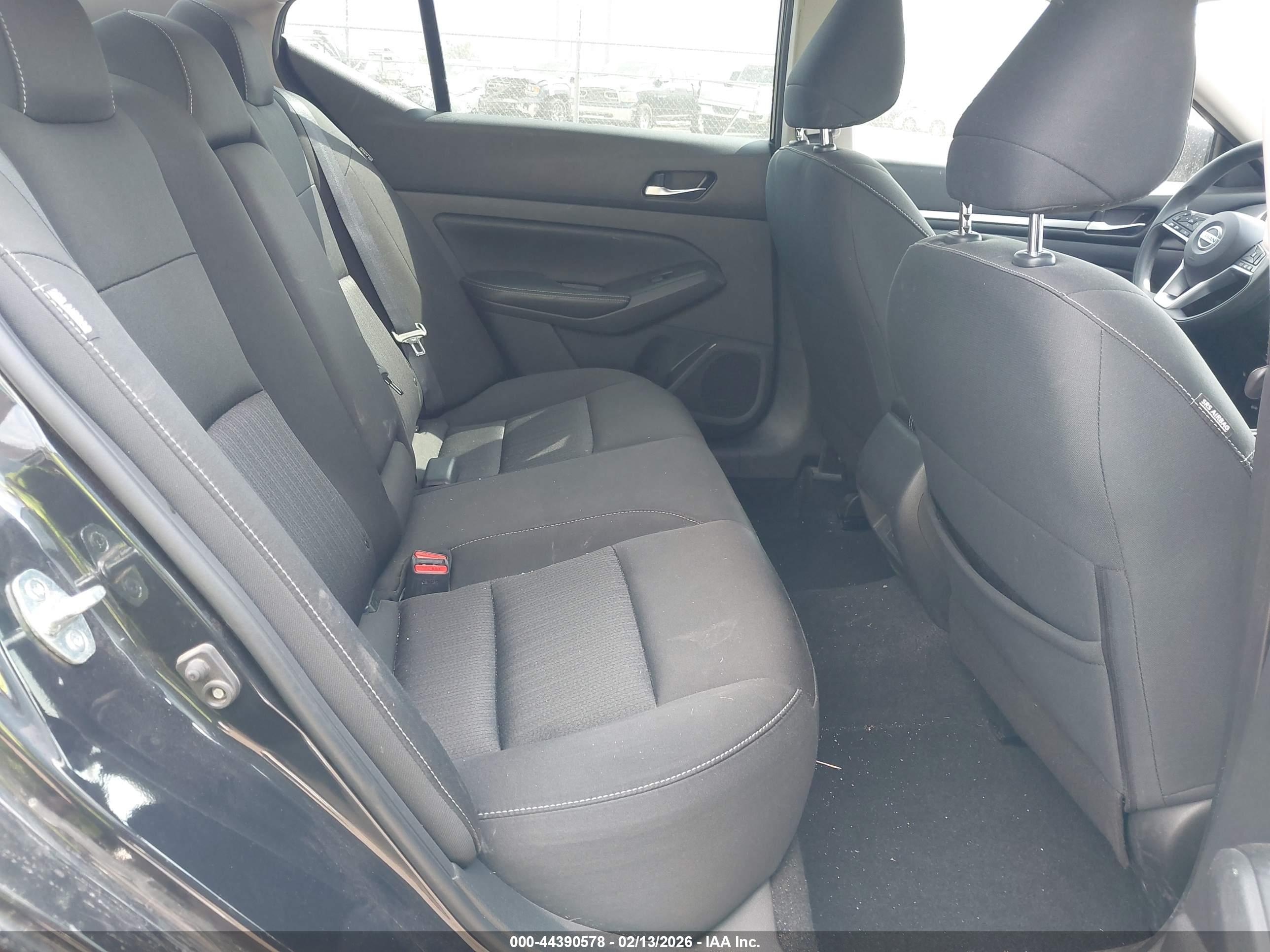 NISSAN ALTIMA image 8