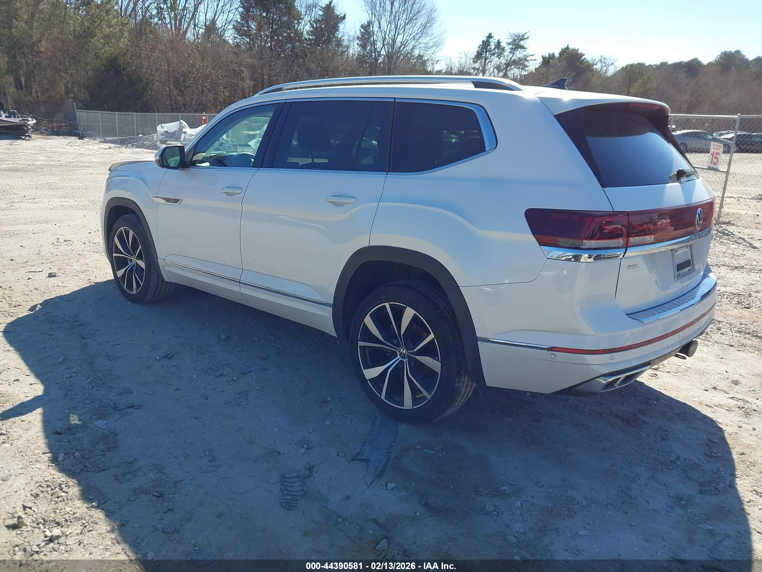 VOLKSWAGEN ATLAS image 3