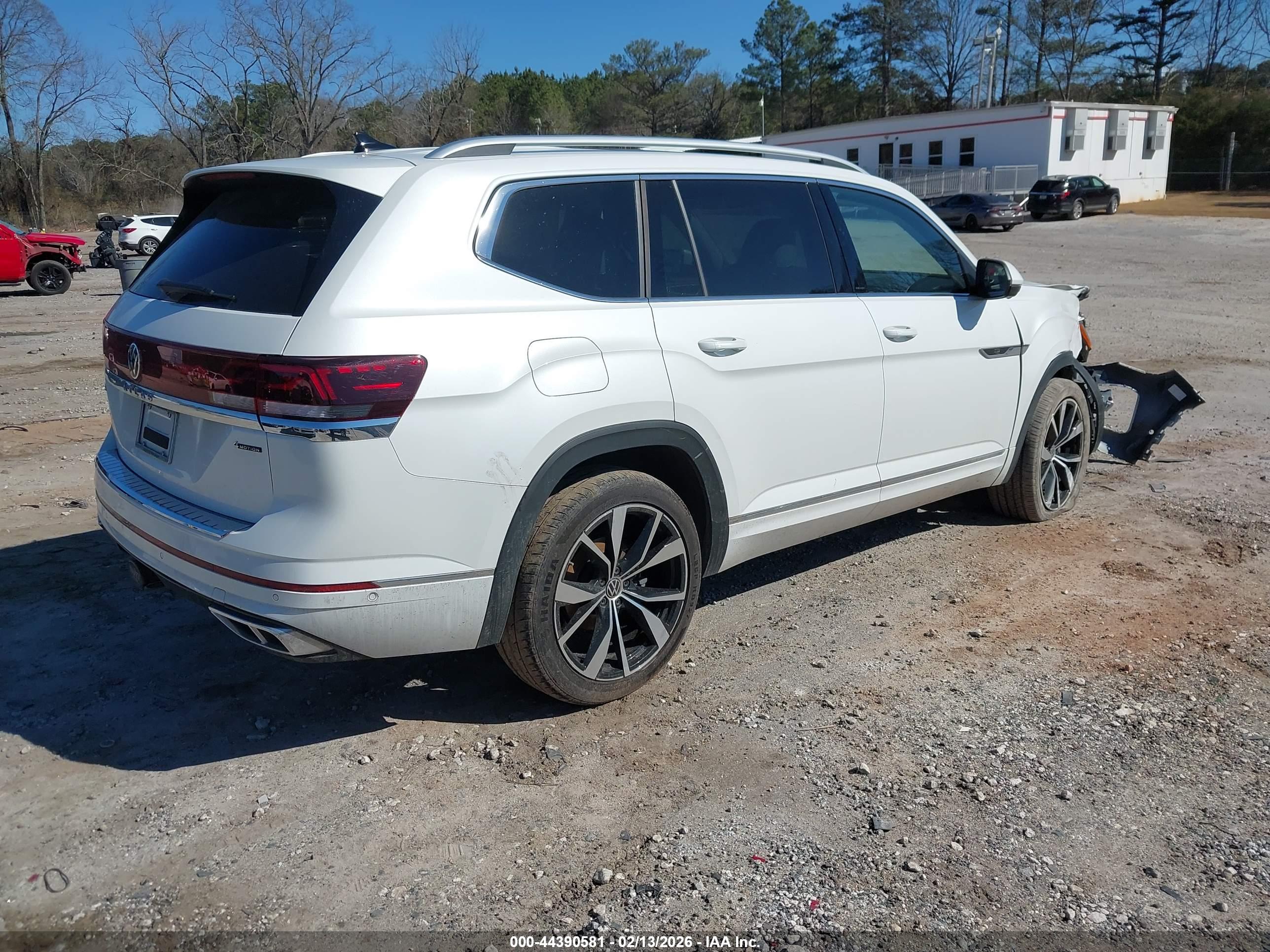VOLKSWAGEN ATLAS image 4