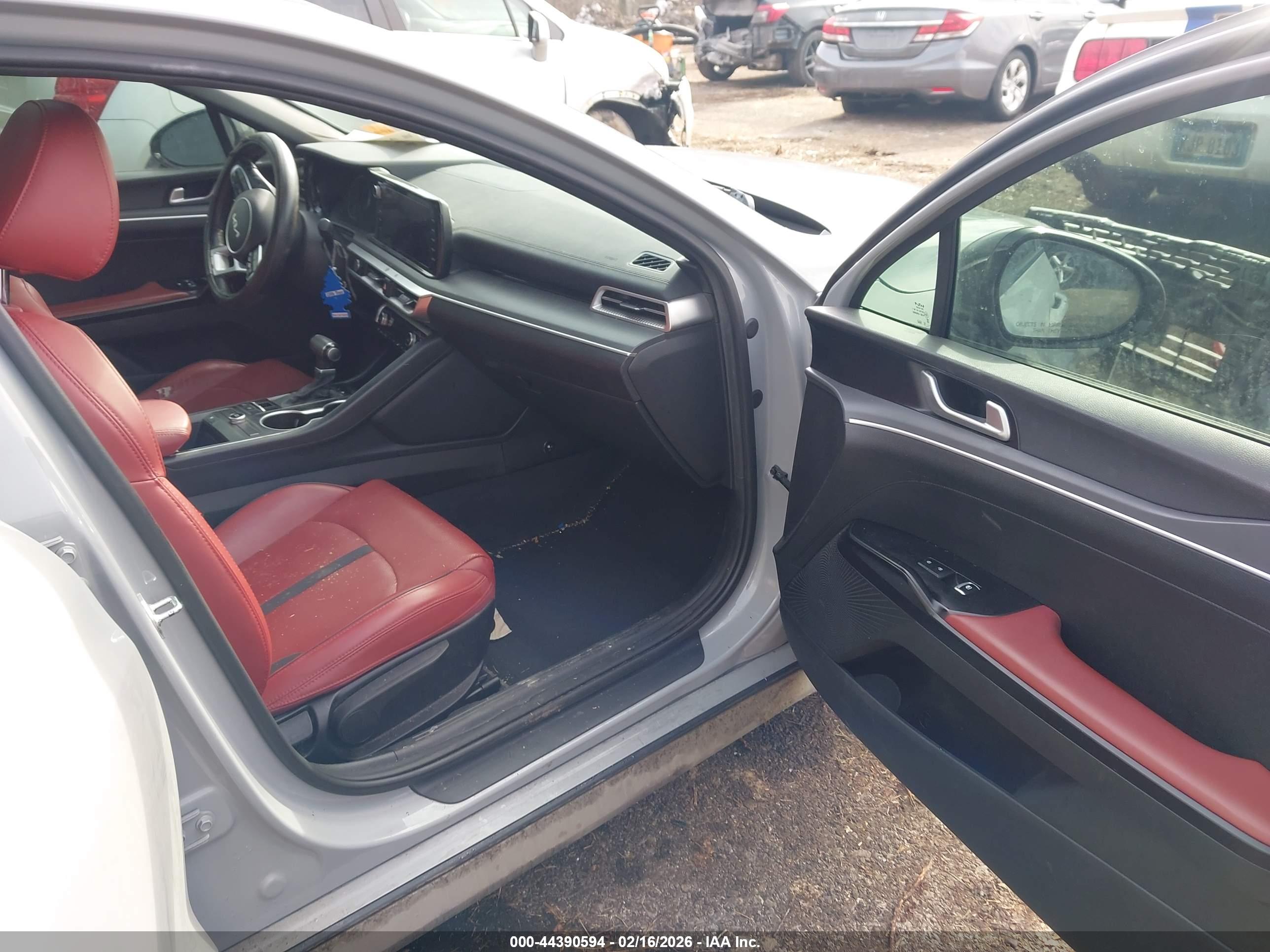 KIA K5 image 5