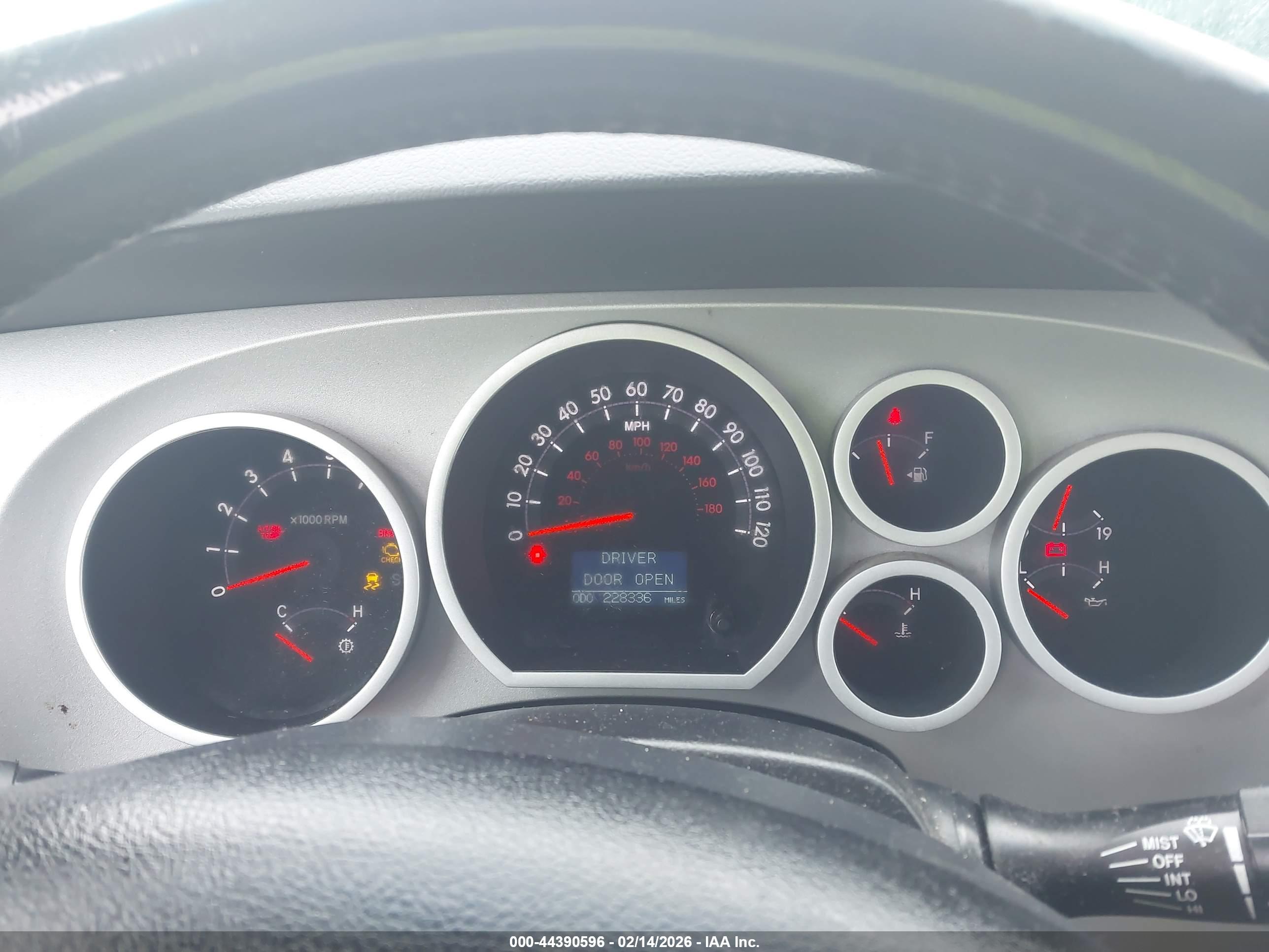 TOYOTA TUNDRA image 7