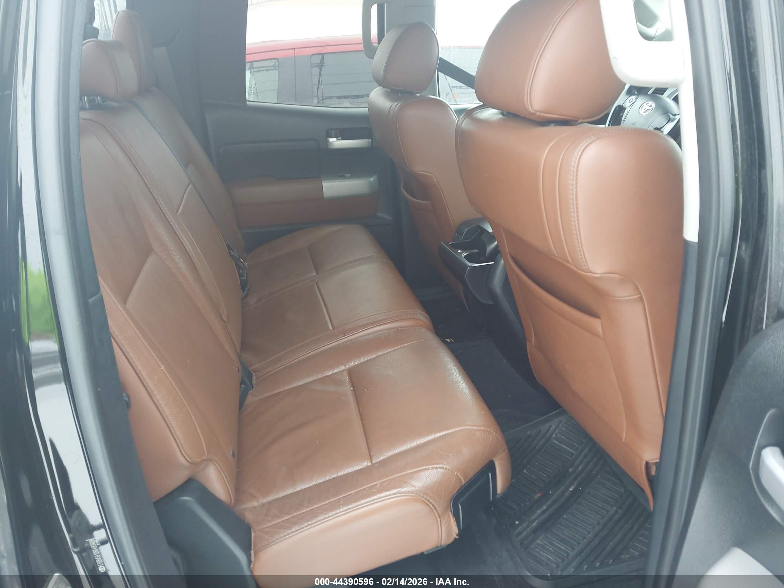 TOYOTA TUNDRA image 8