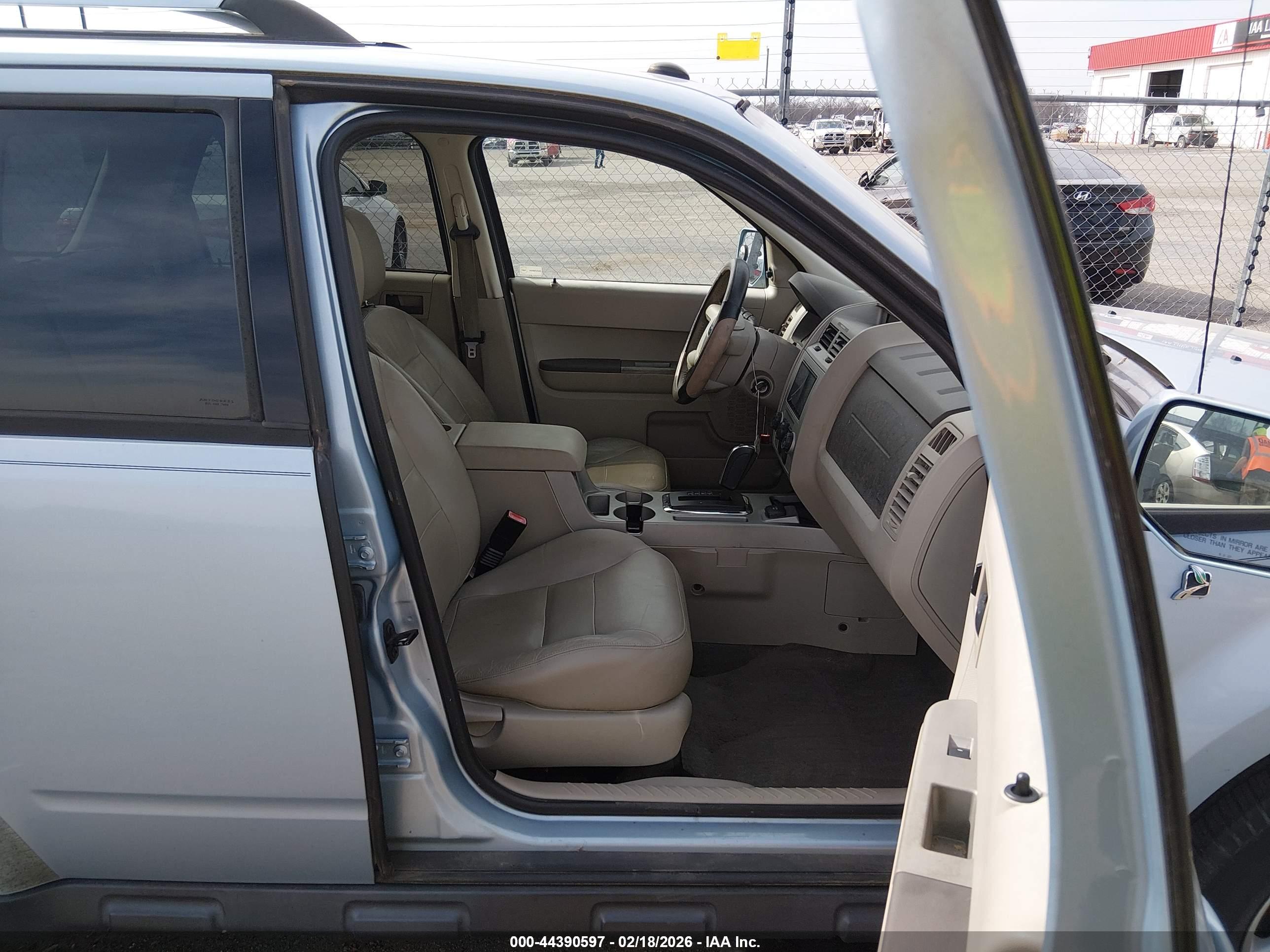 FORD ESCAPE image 5