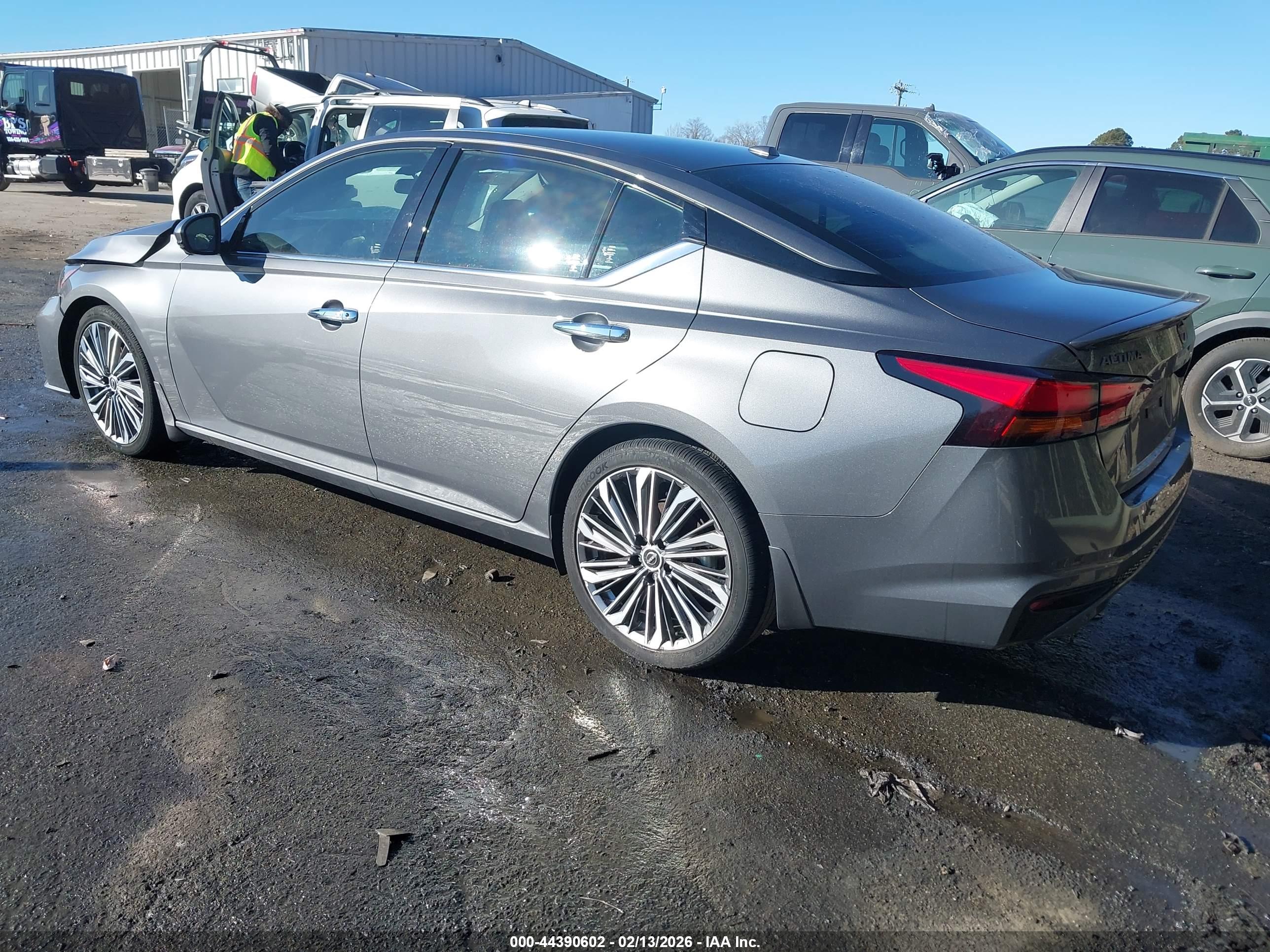 NISSAN ALTIMA image 3